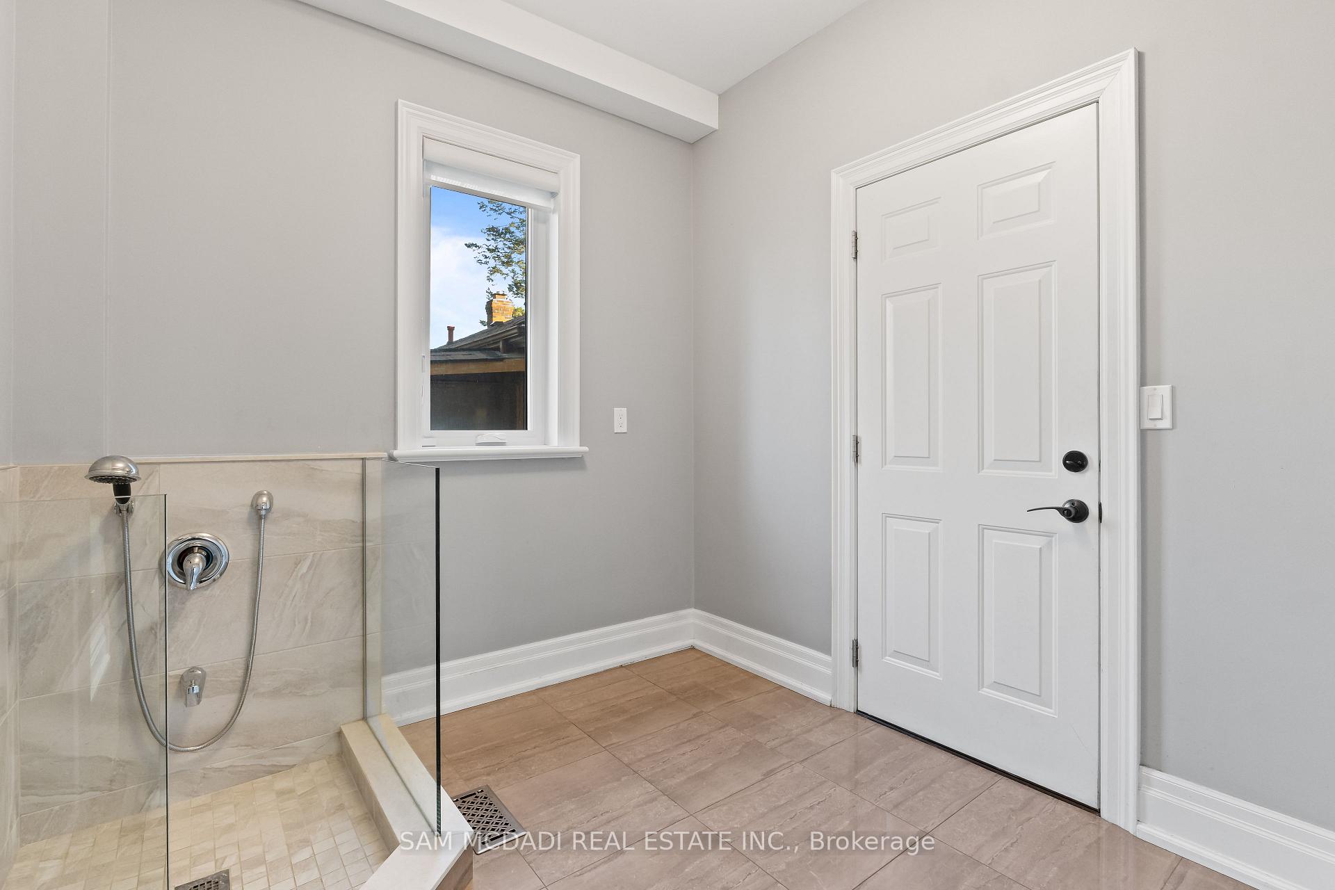 Photo 18 of 1487 Myron Drive, Mississauga, Lakeview — HOMEH