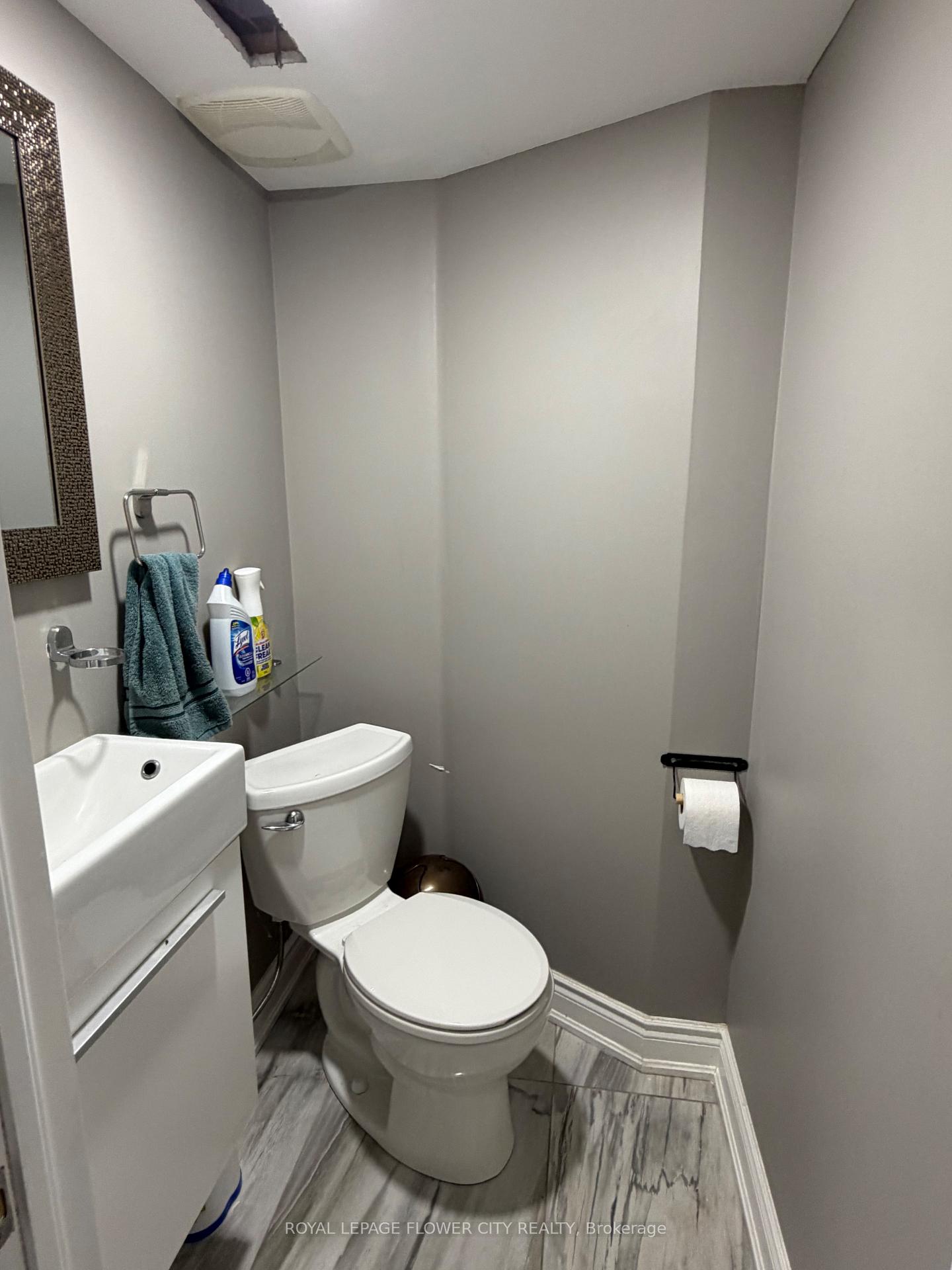 Photo 5 of 24 Speedwell Street, Brampton, Credit Valley — HOMEH