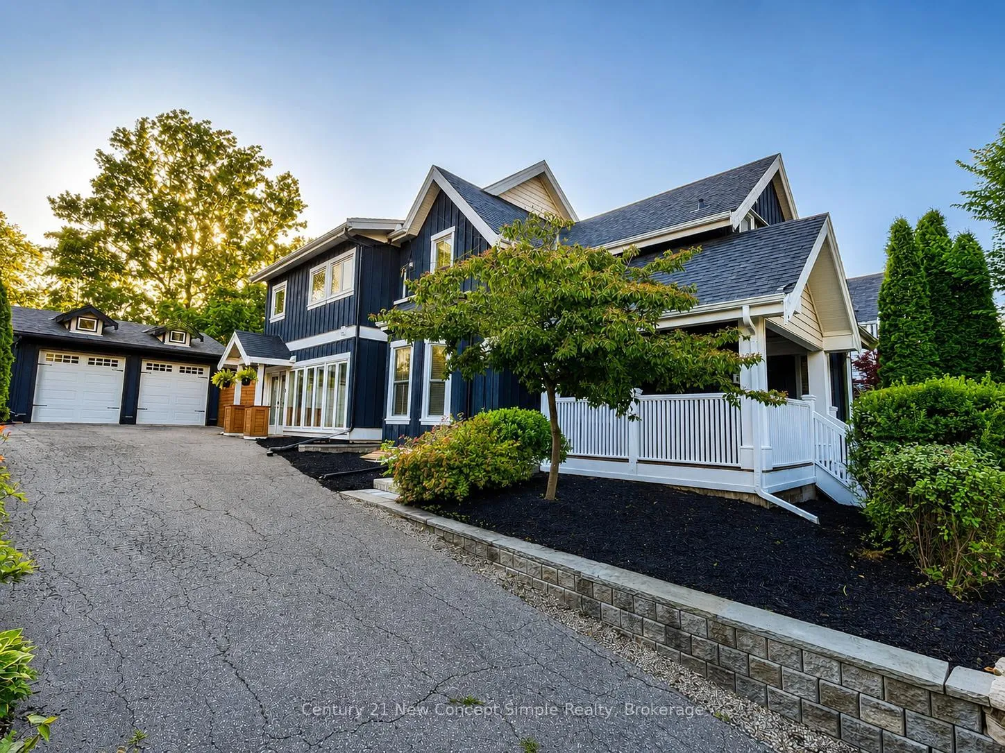 Photo 5 of 56 Machell Avenue, Aurora, Aurora Village — HOMEH
