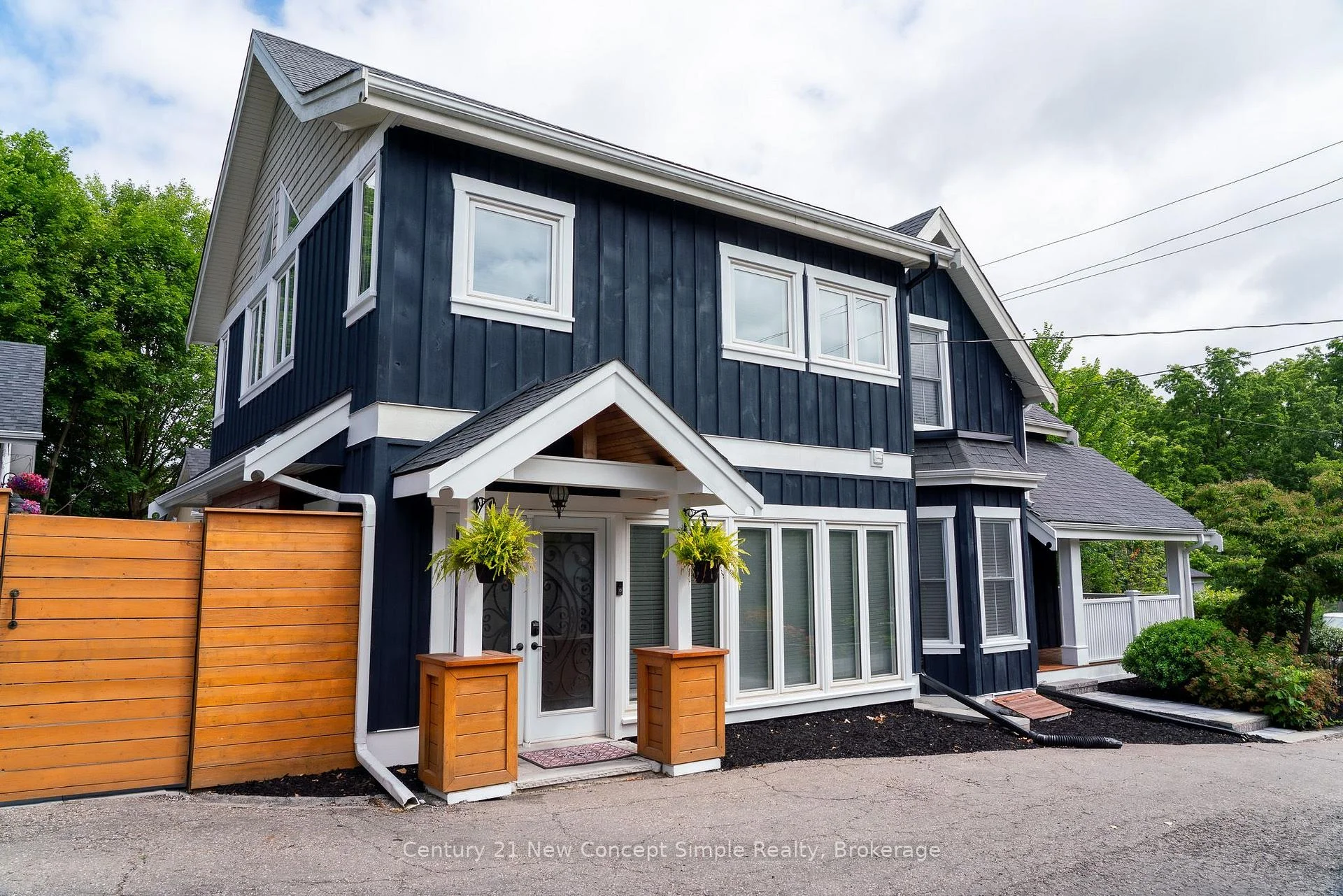 Photo 10 of 56 Machell Avenue, Aurora, Aurora Village — HOMEH