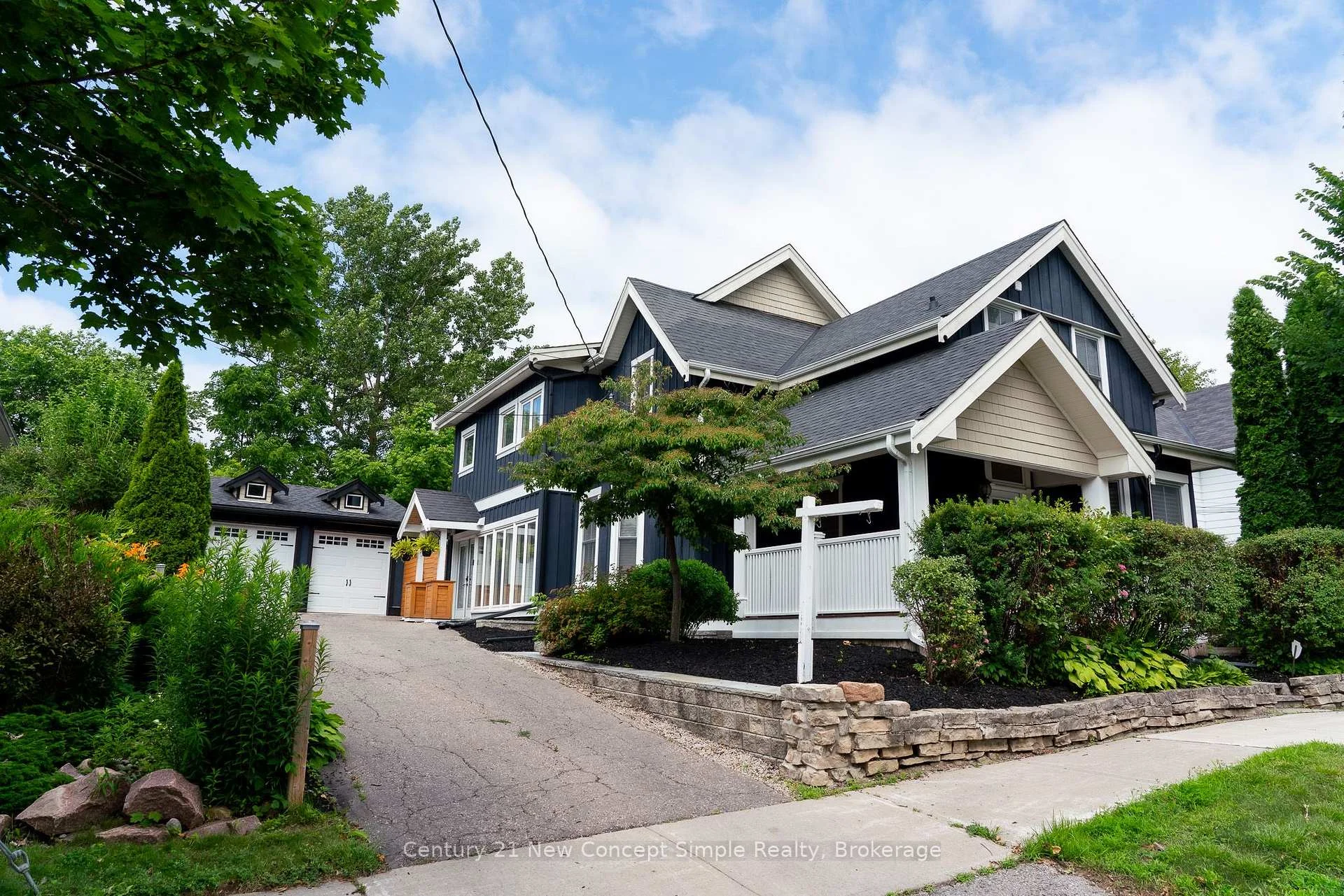 Photo 14 of 56 Machell Avenue, Aurora, Aurora Village — HOMEH