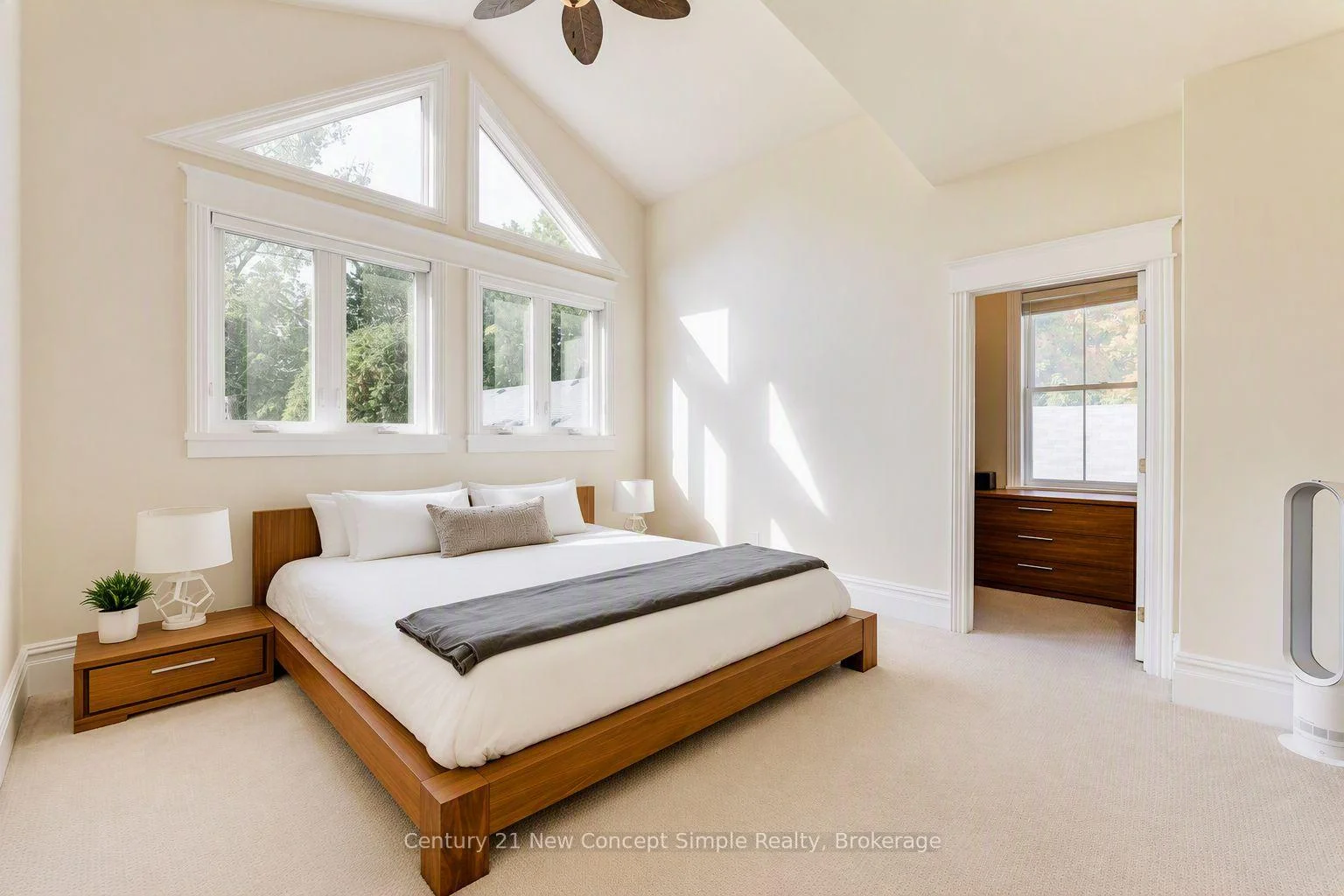 Photo 49 of 56 Machell Avenue, Aurora, Aurora Village — HOMEH