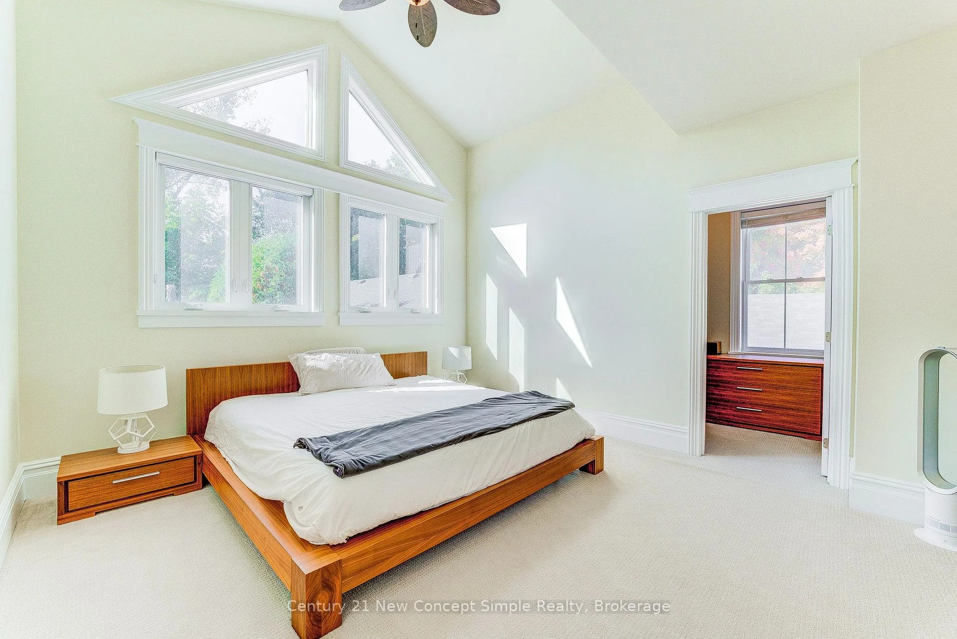 Photo 70 of 56 Machell Avenue, Aurora, Aurora Village — HOMEH