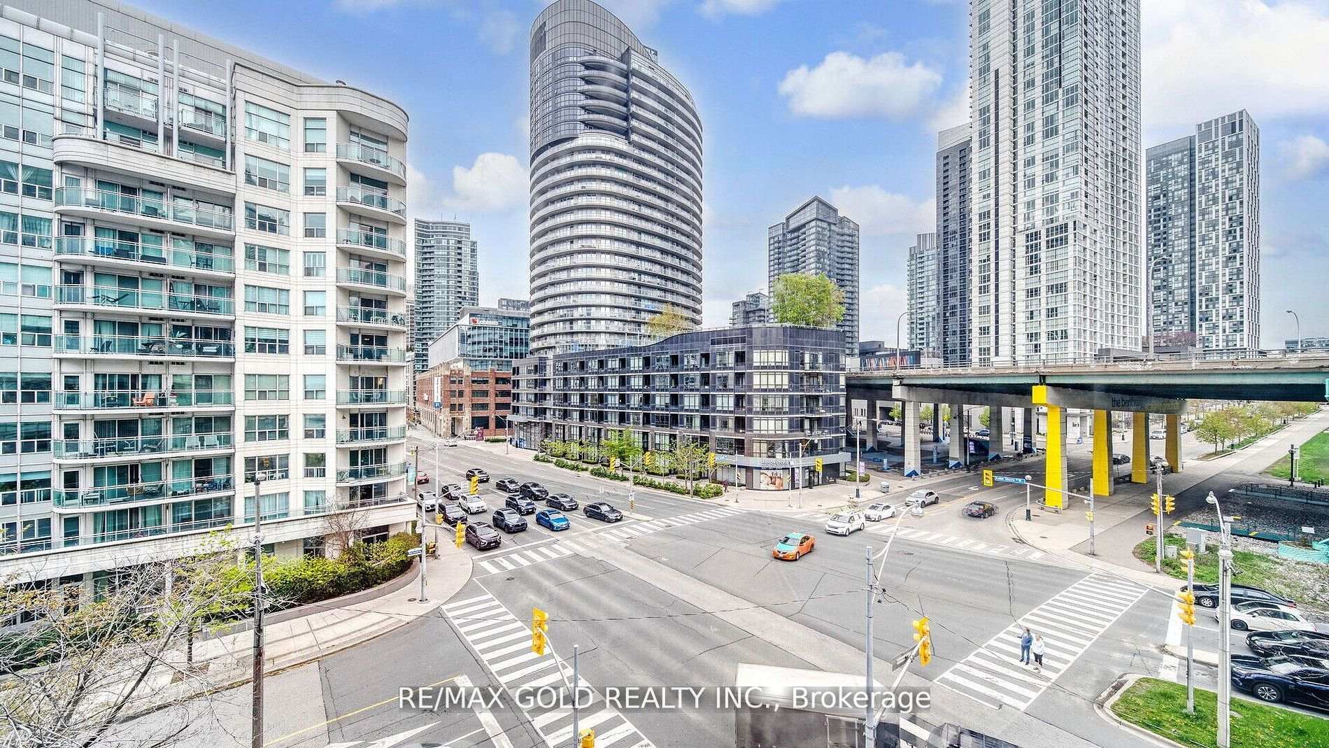 Photo 2 of Unit 509, 550 Queens Quay W, Toronto, Waterfront Communities — HOMEH