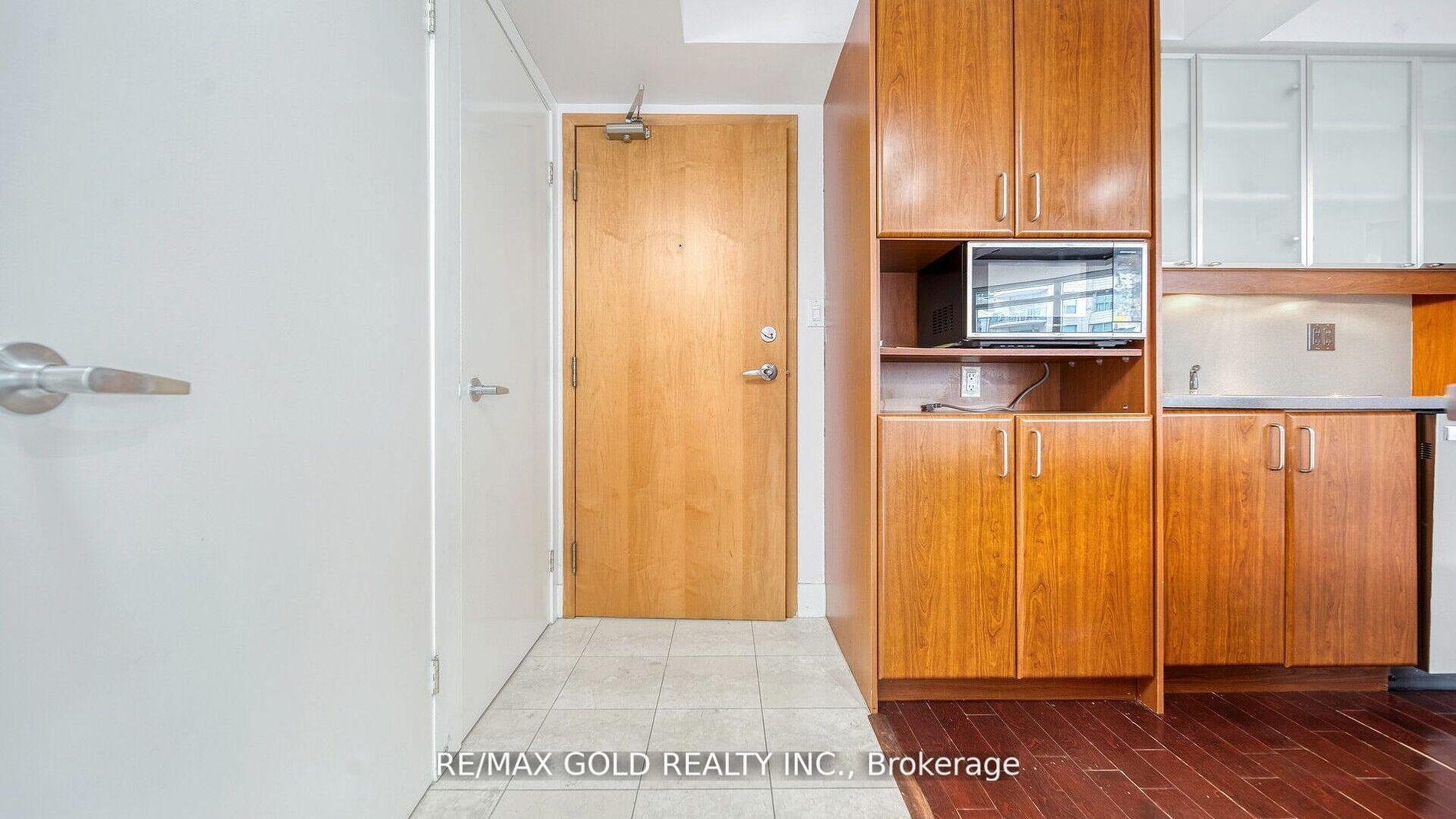 Photo 5 of Unit 509, 550 Queens Quay W, Toronto, Waterfront Communities — HOMEH
