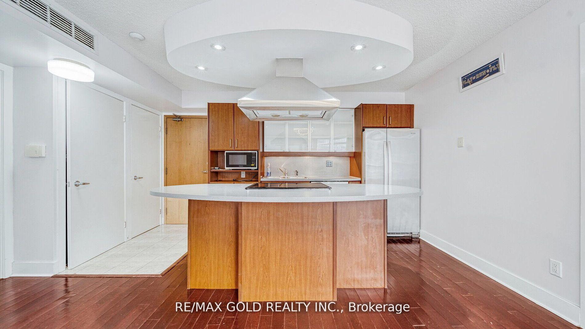 Photo 7 of Unit 509, 550 Queens Quay W, Toronto, Waterfront Communities — HOMEH