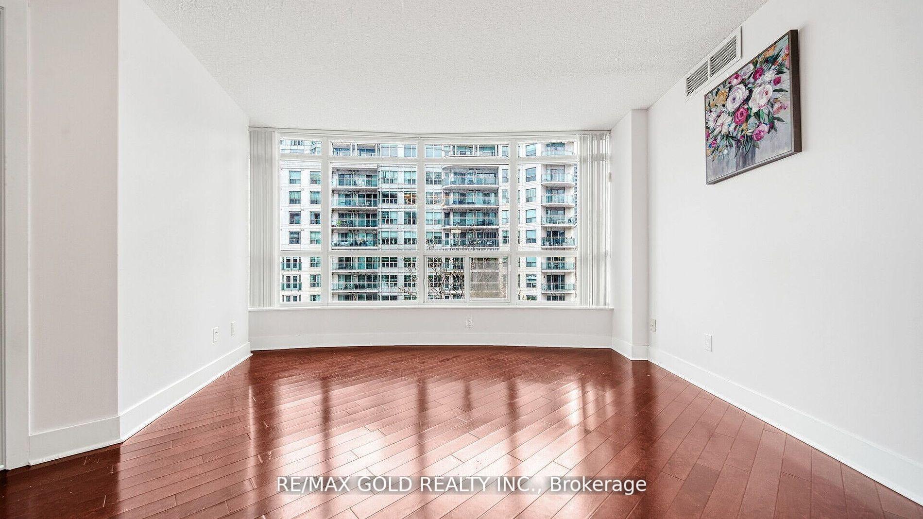 Photo 9 of Unit 509, 550 Queens Quay W, Toronto, Waterfront Communities — HOMEH