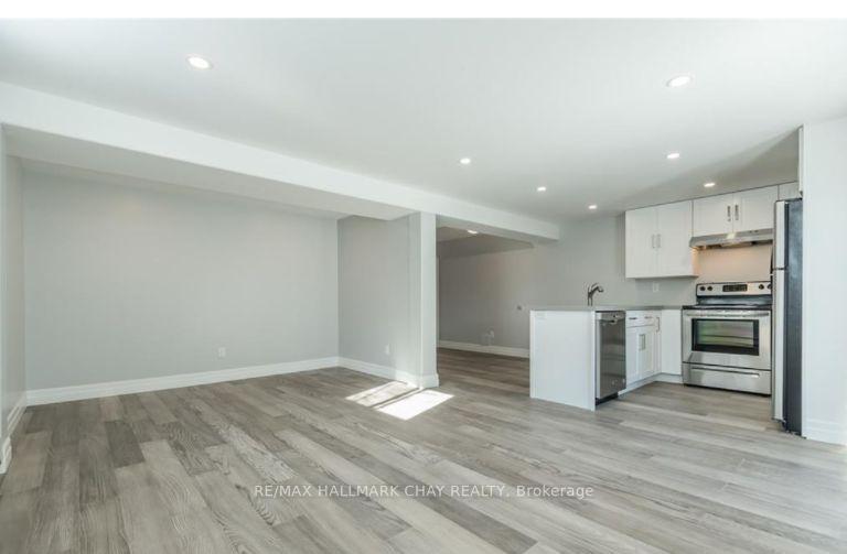 Photo 3 of Unit lower, 33A Grove Street E, Barrie, Wellington — HOMEH