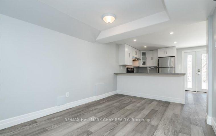 Photo 6 of Unit lower, 33A Grove Street E, Barrie, Wellington — HOMEH