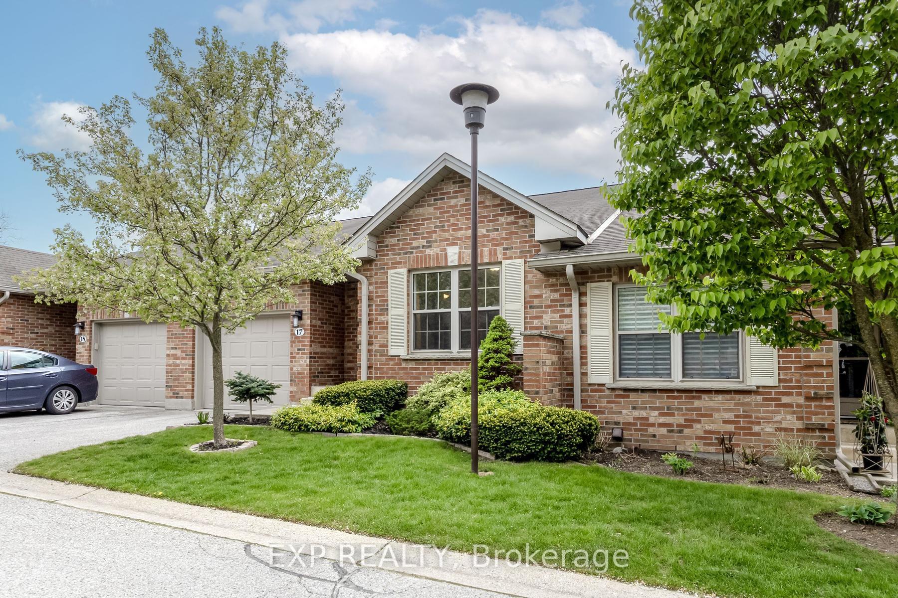 Front of Unit 17, 1337 Commissioners Road W