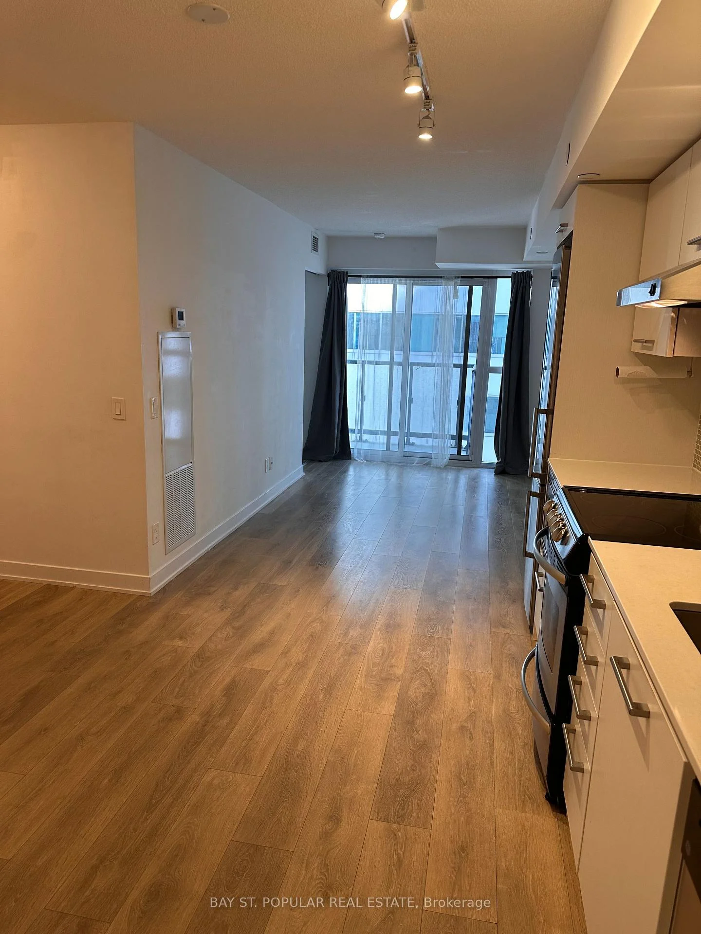 Photo 2 of Unit 1019, 87 Peter Street, Toronto, Waterfront Communities — HOMEH