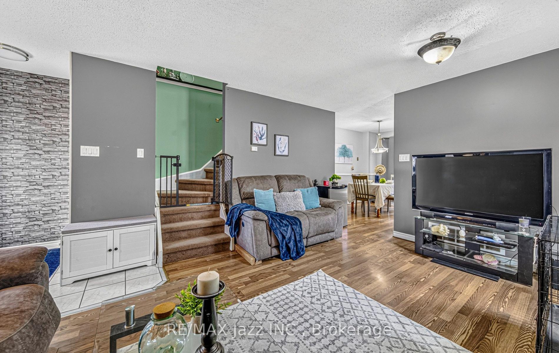 Photo 4 of 1387 Ritson Road S, Oshawa, Lakeview — HOMEH