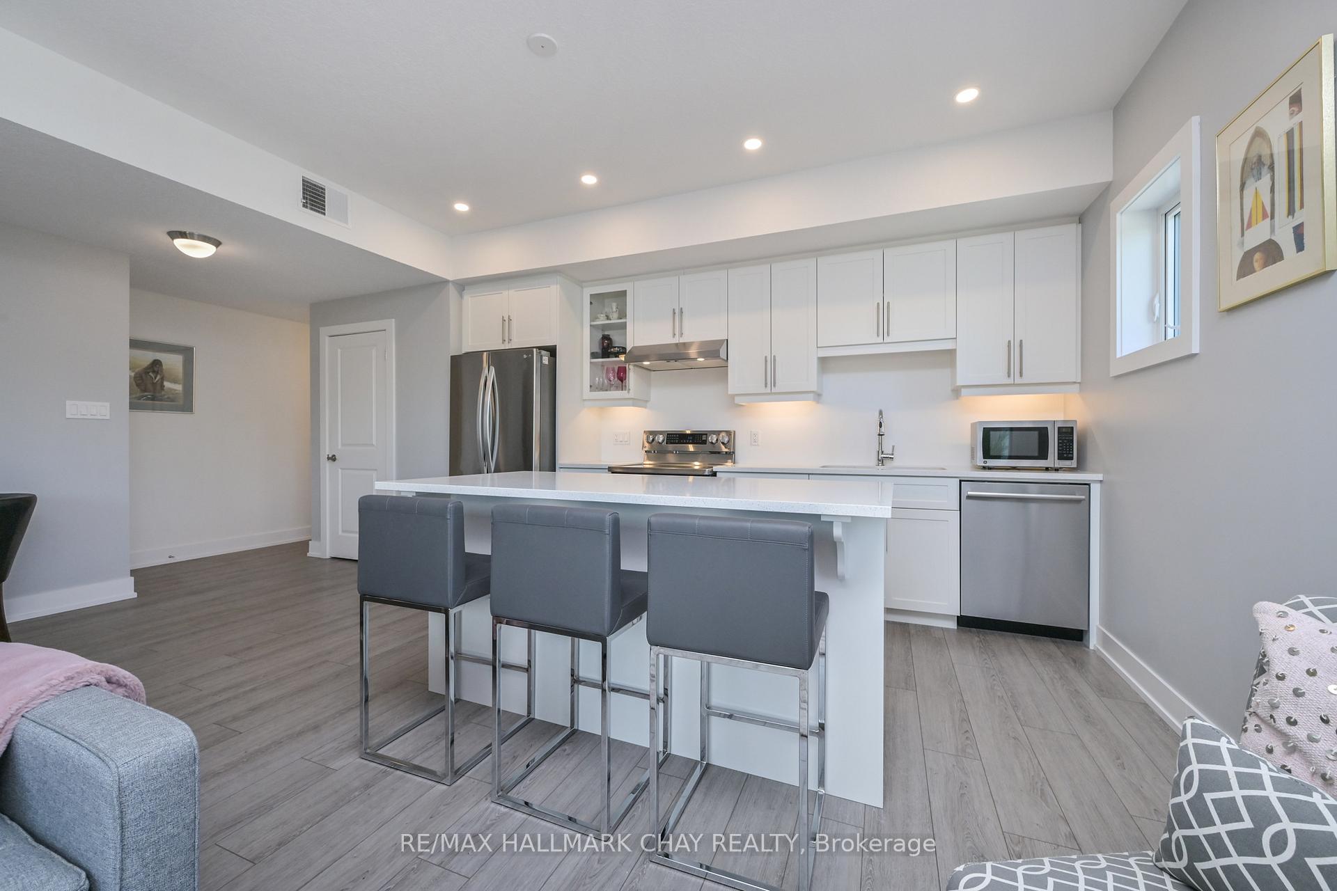 Photo 5 of Unit 312, 17 Centre Street, Orangeville — HOMEH