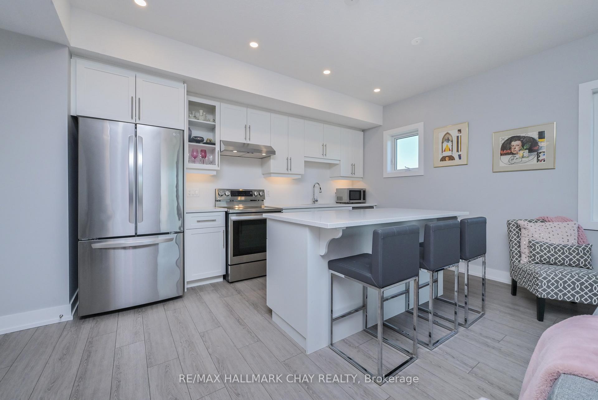Photo 6 of Unit 312, 17 Centre Street, Orangeville — HOMEH