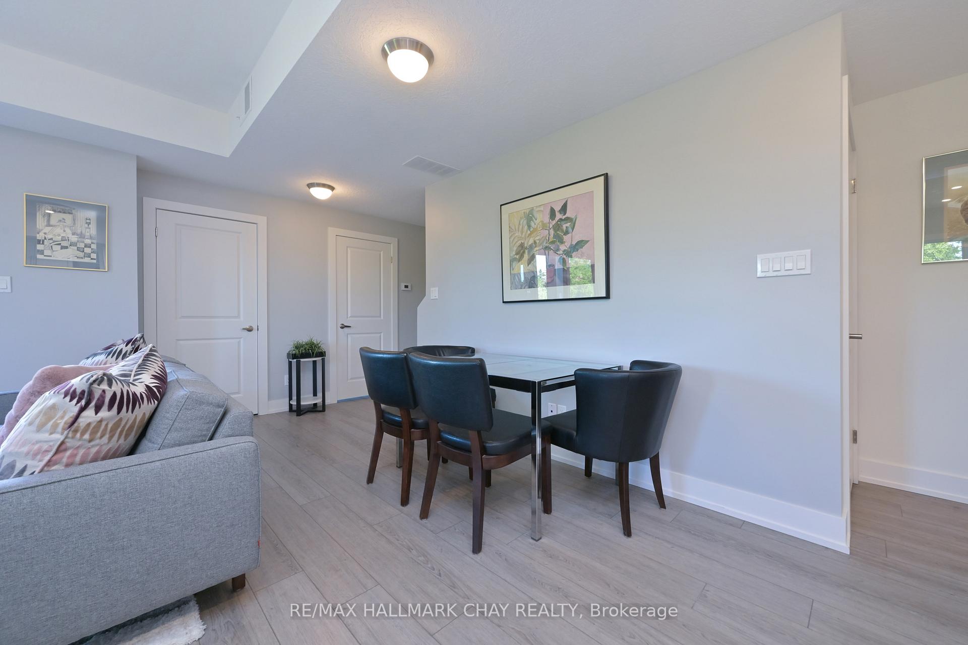 Photo 10 of Unit 312, 17 Centre Street, Orangeville — HOMEH