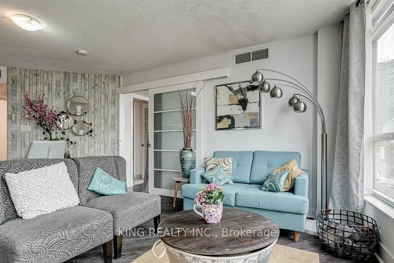Photo 5 of Unit 711, 550 Queens Quay W, Toronto, Waterfront Communities — HOMEH