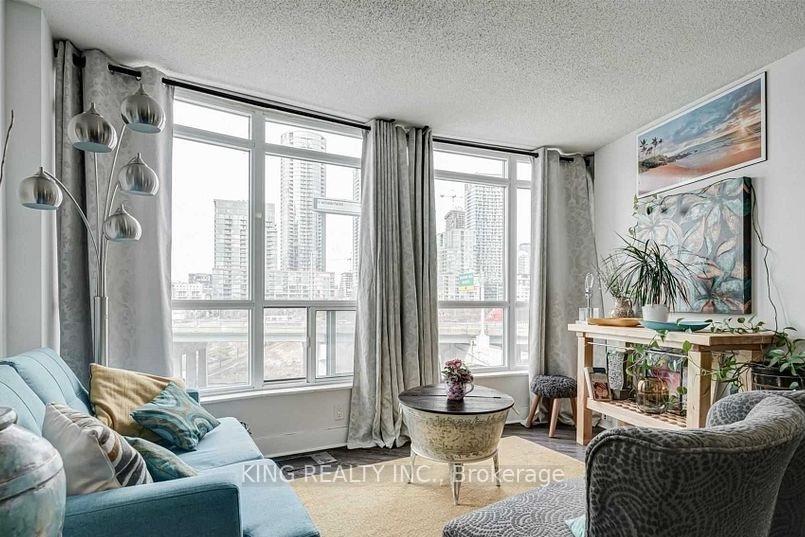 Photo 6 of Unit 711, 550 Queens Quay W, Toronto, Waterfront Communities — HOMEH