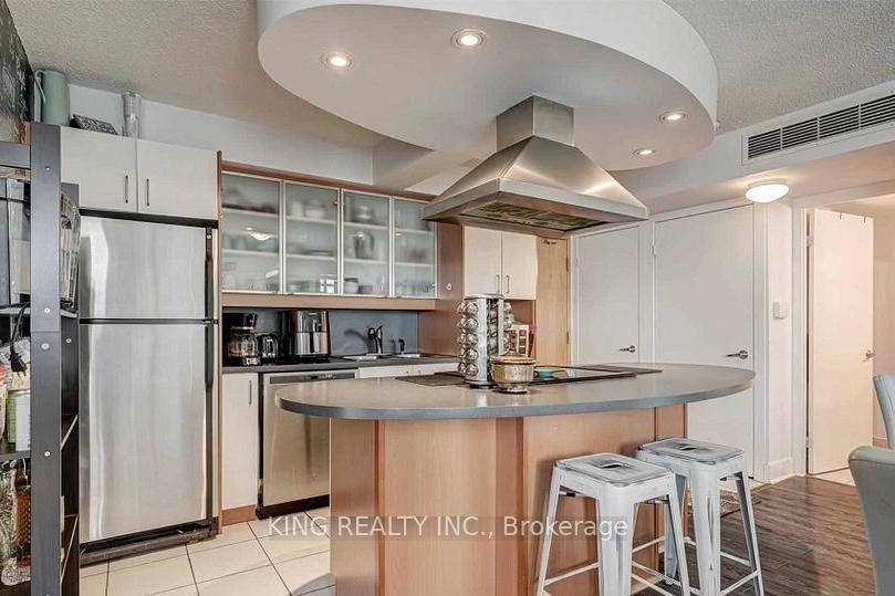 Photo 10 of Unit 711, 550 Queens Quay W, Toronto, Waterfront Communities — HOMEH
