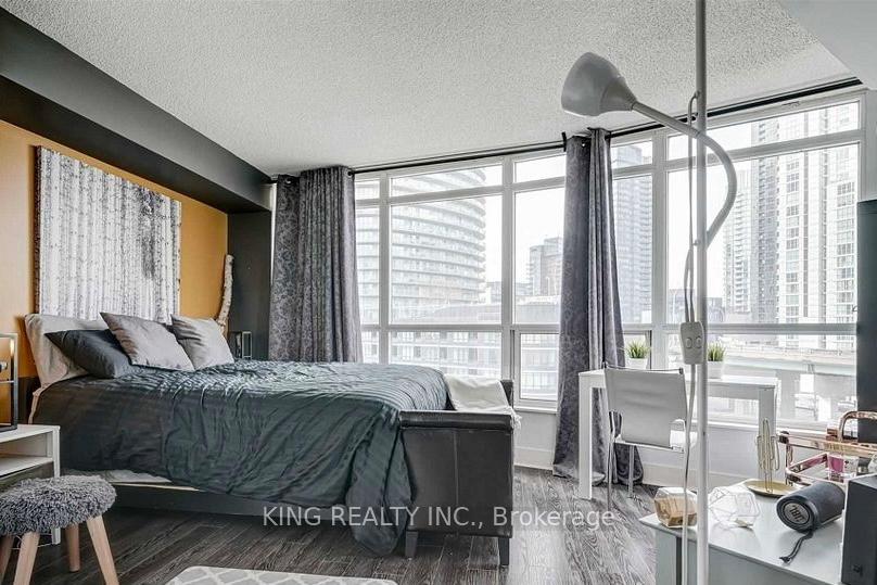 Photo 11 of Unit 711, 550 Queens Quay W, Toronto, Waterfront Communities — HOMEH