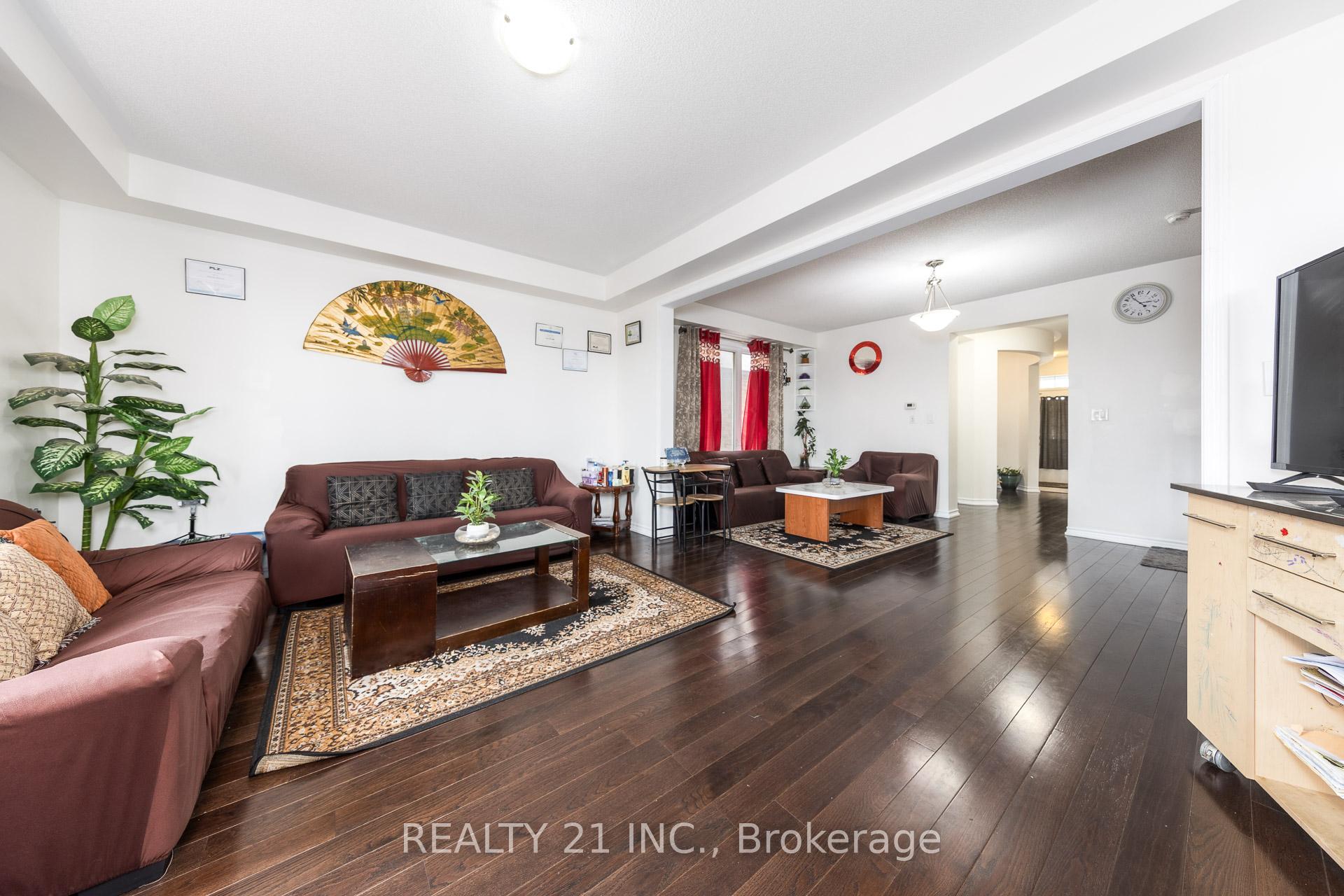 Photo 6 of 54 Tysonville Circle, Brampton, Northwest Brampton — HOMEH