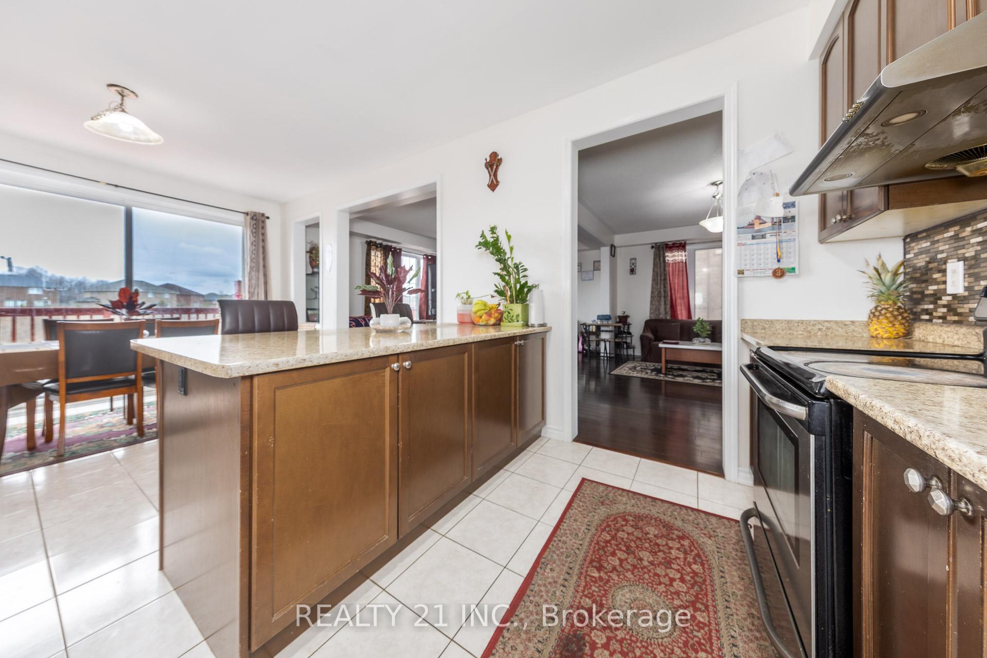 Photo 13 of 54 Tysonville Circle, Brampton, Northwest Brampton — HOMEH