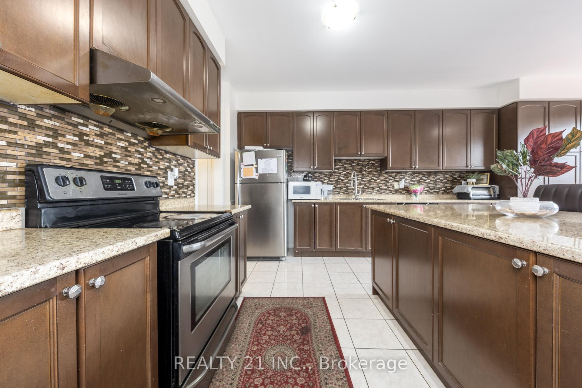 Photo 14 of 54 Tysonville Circle, Brampton, Northwest Brampton — HOMEH