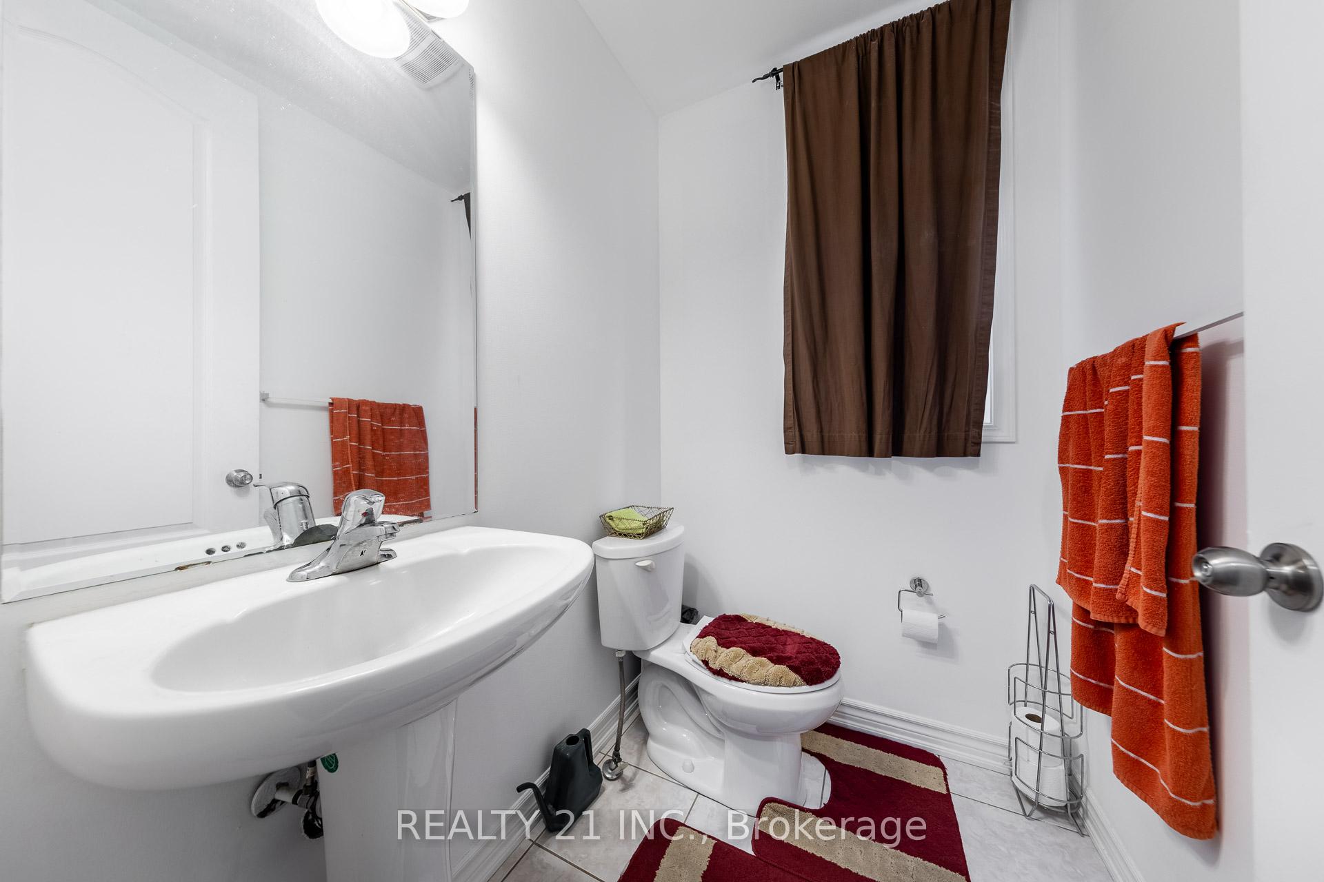 Photo 18 of 54 Tysonville Circle, Brampton, Northwest Brampton — HOMEH