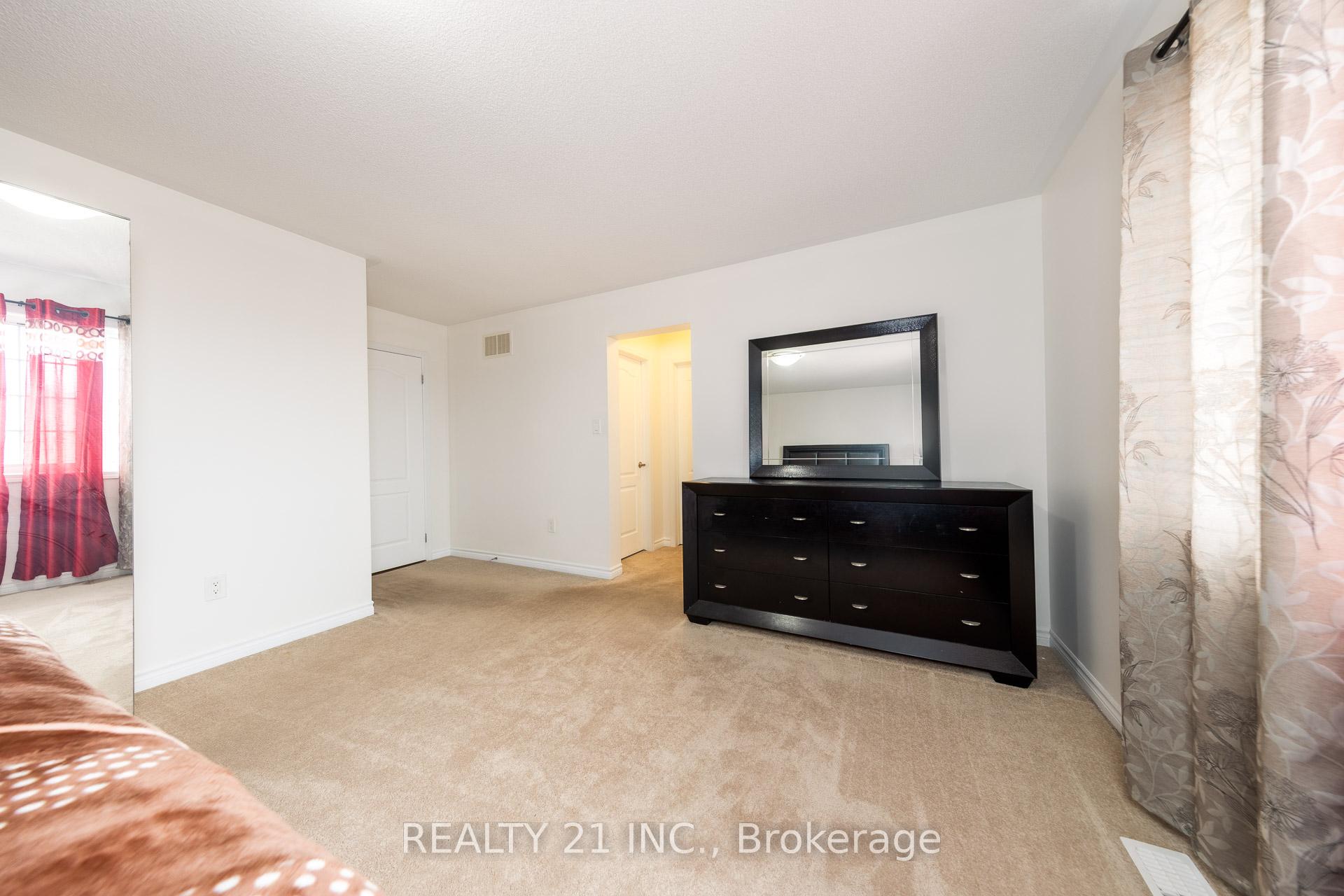 Photo 23 of 54 Tysonville Circle, Brampton, Northwest Brampton — HOMEH