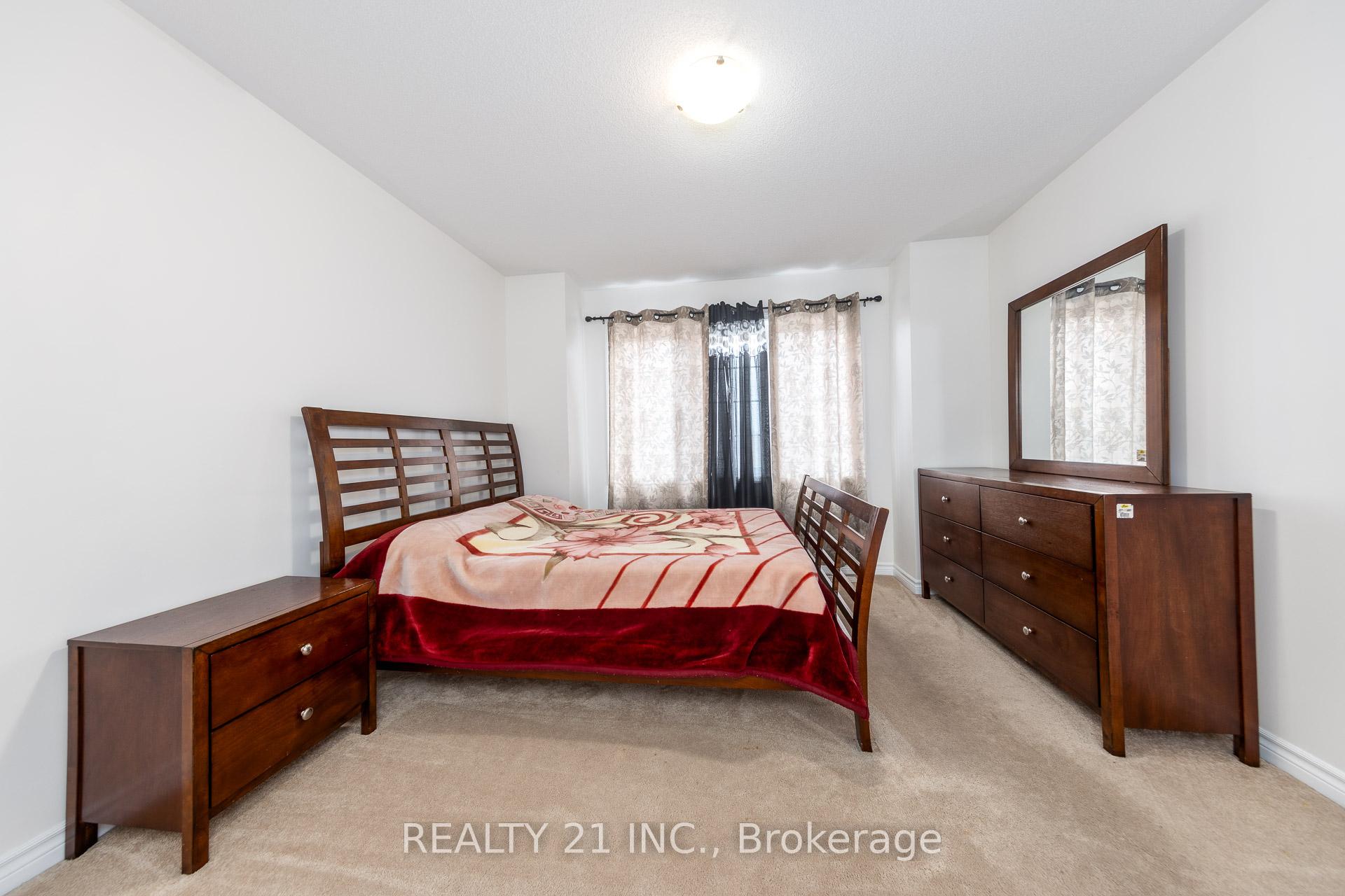 Photo 28 of 54 Tysonville Circle, Brampton, Northwest Brampton — HOMEH