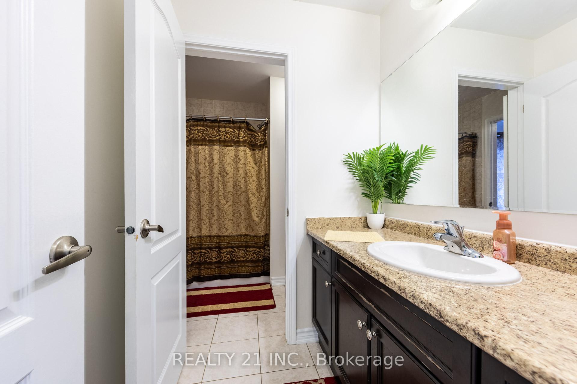 Photo 30 of 54 Tysonville Circle, Brampton, Northwest Brampton — HOMEH