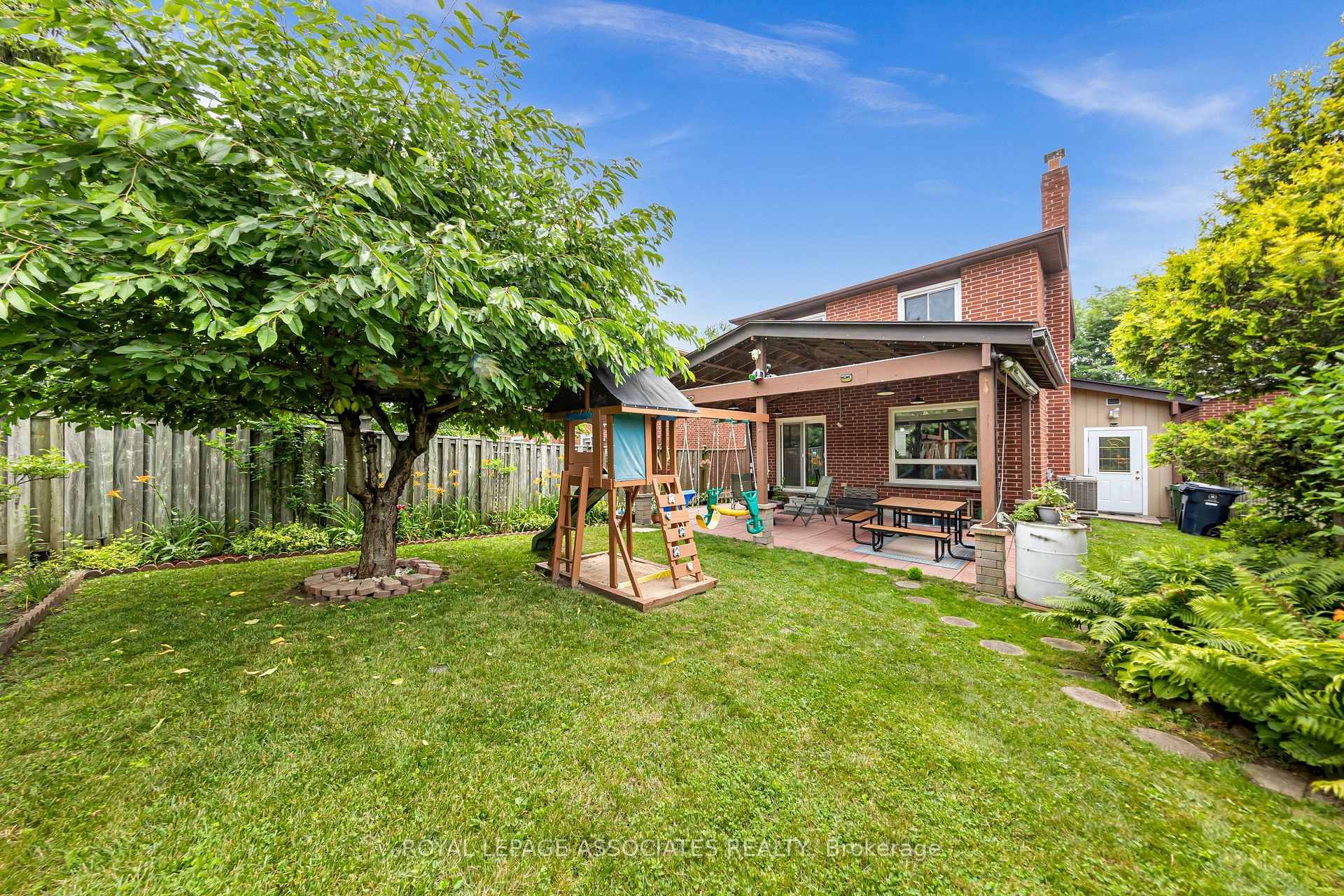 Photo 9 of 4 Apsco Avenue, Scarborough, West Hill — HOMEH