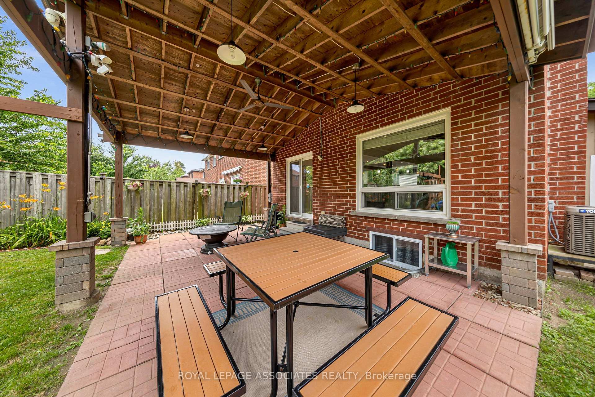 Photo 11 of 4 Apsco Avenue, Scarborough, West Hill — HOMEH