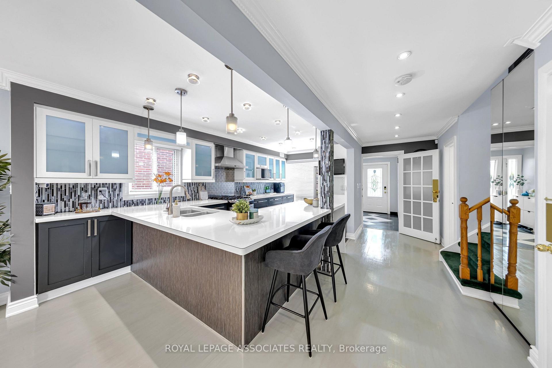 Photo 16 of 4 Apsco Avenue, Scarborough, West Hill — HOMEH