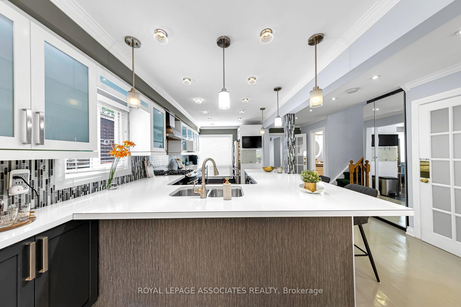 Photo 17 of 4 Apsco Avenue, Scarborough, West Hill — HOMEH