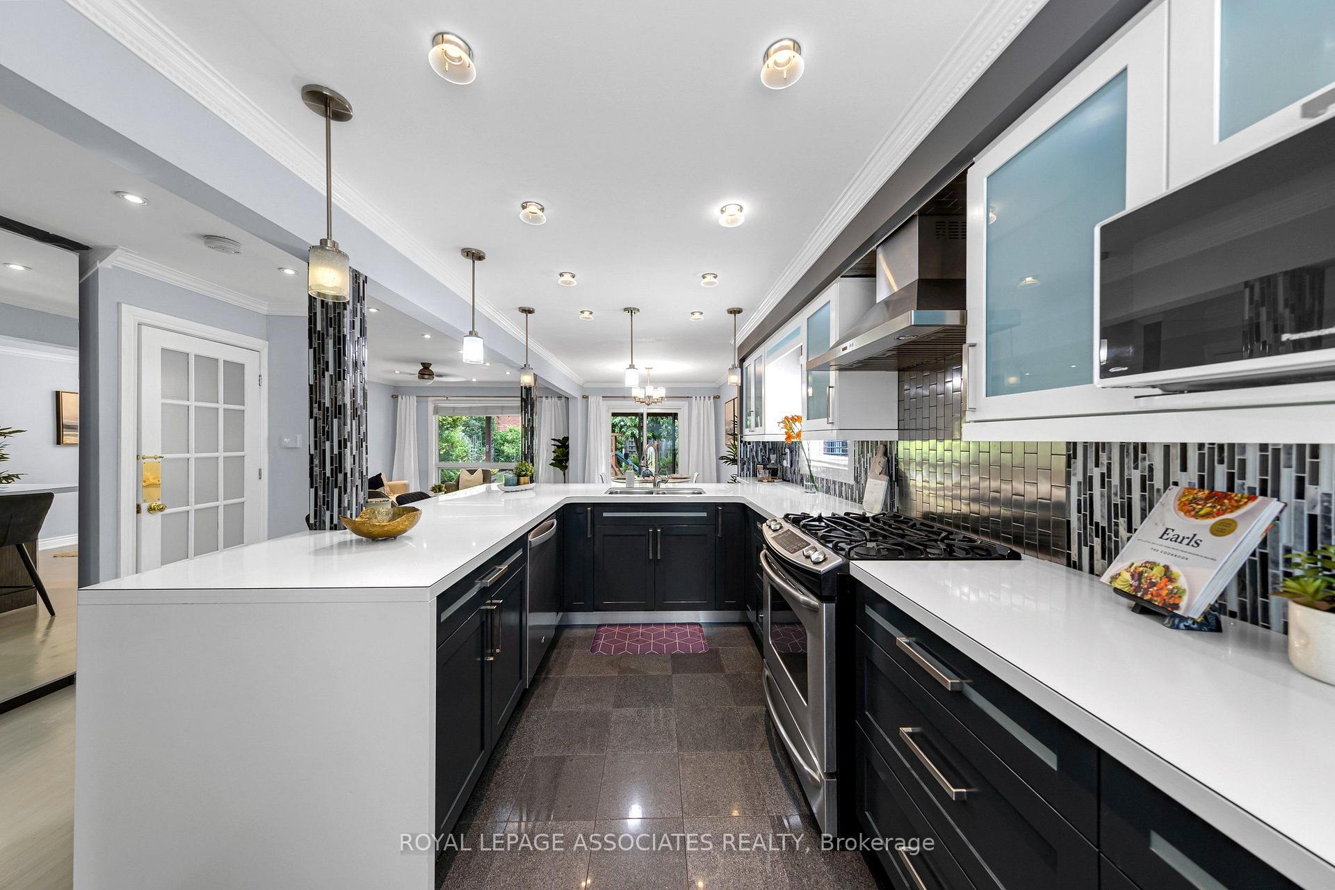 Photo 18 of 4 Apsco Avenue, Scarborough, West Hill — HOMEH