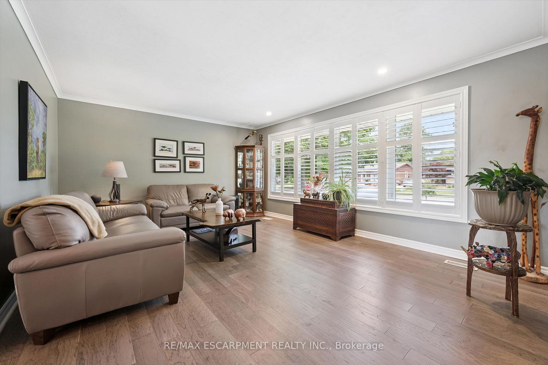 Photo 7 of 98 Stonybrook Drive, Kitchener, Meinzinger — HOMEH
