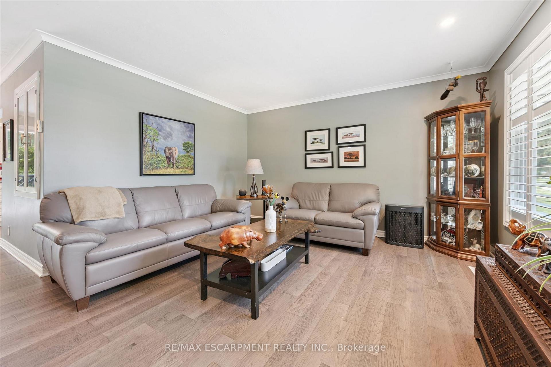 Photo 8 of 98 Stonybrook Drive, Kitchener, Meinzinger — HOMEH