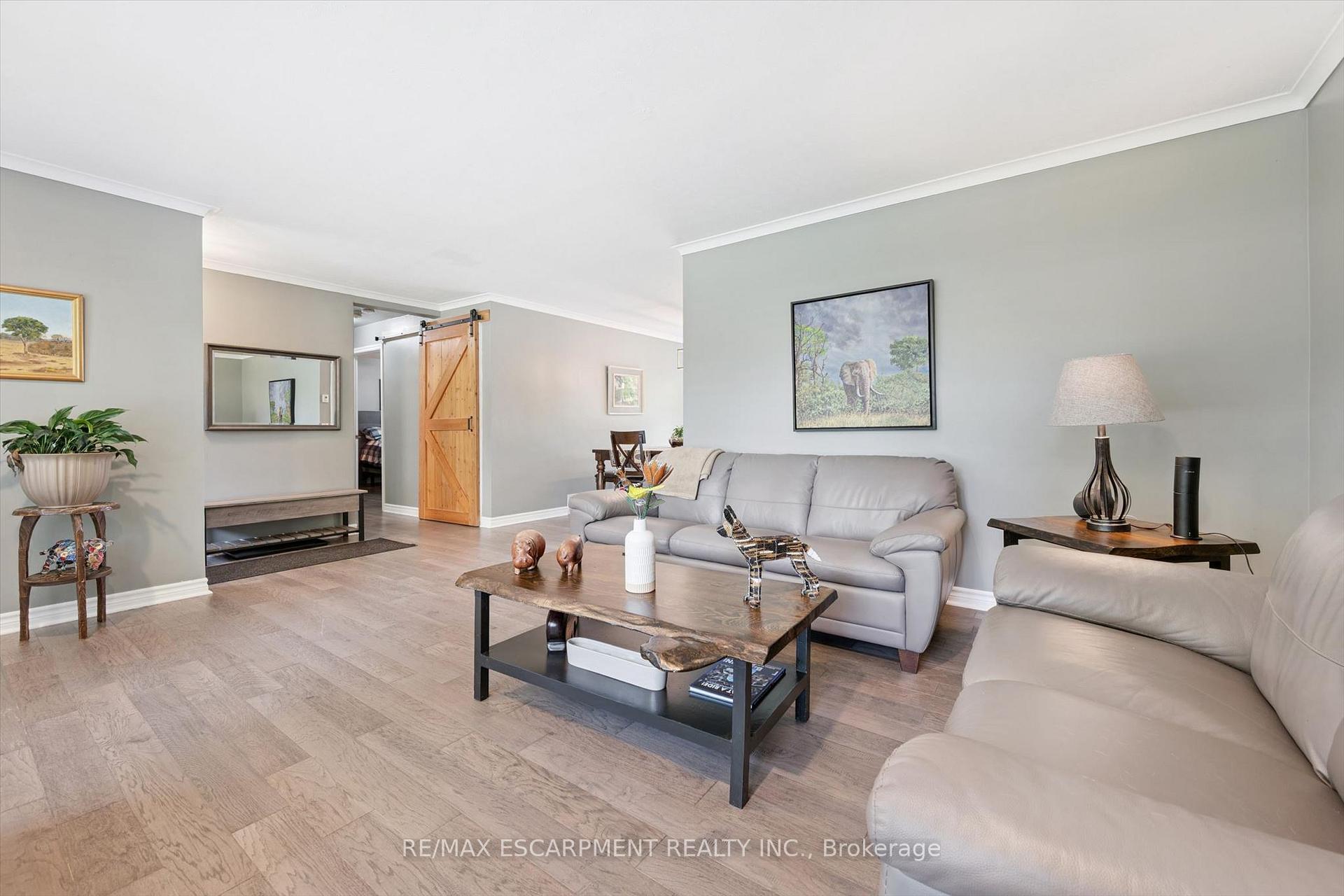 Photo 9 of 98 Stonybrook Drive, Kitchener, Meinzinger — HOMEH