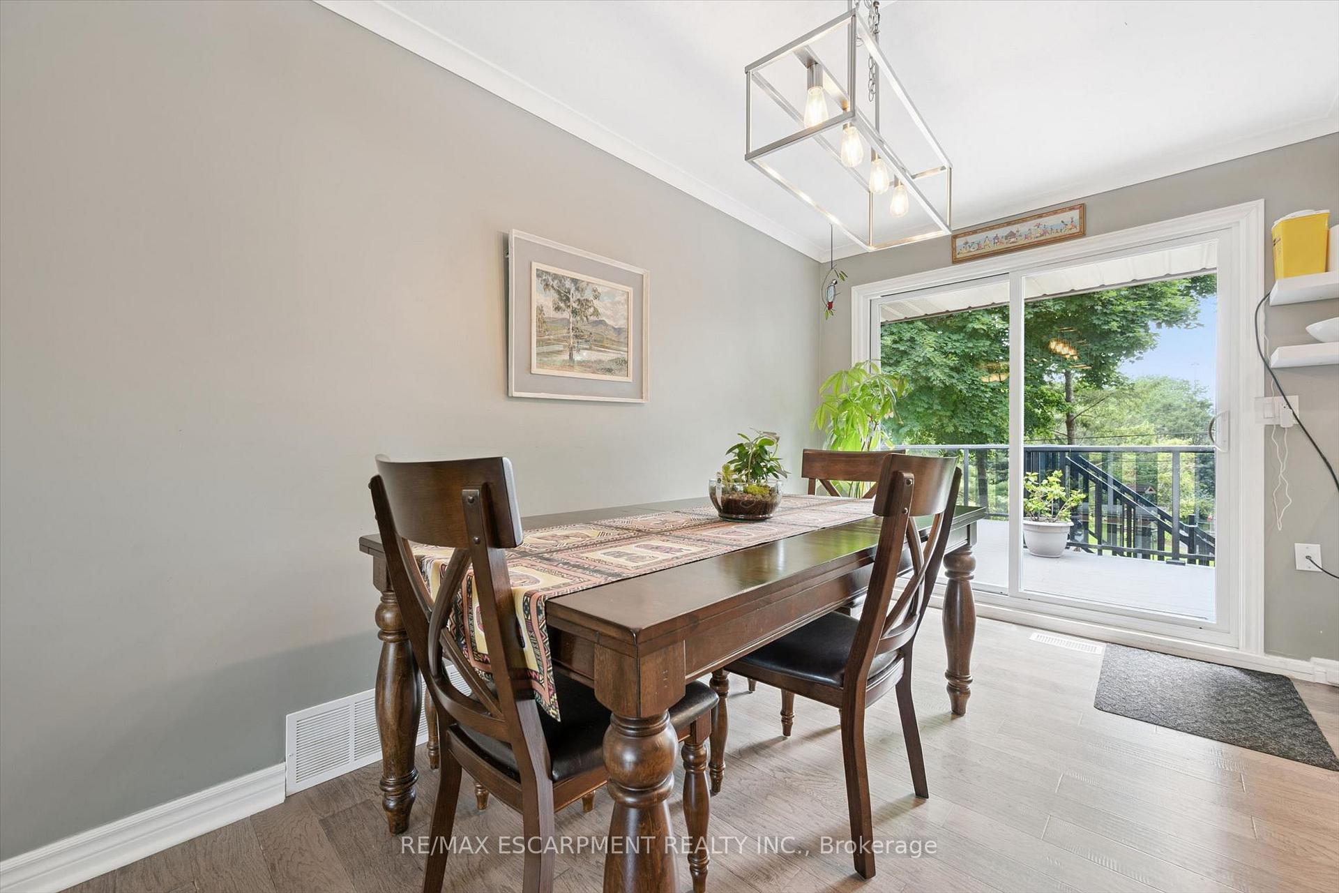 Photo 11 of 98 Stonybrook Drive, Kitchener, Meinzinger — HOMEH