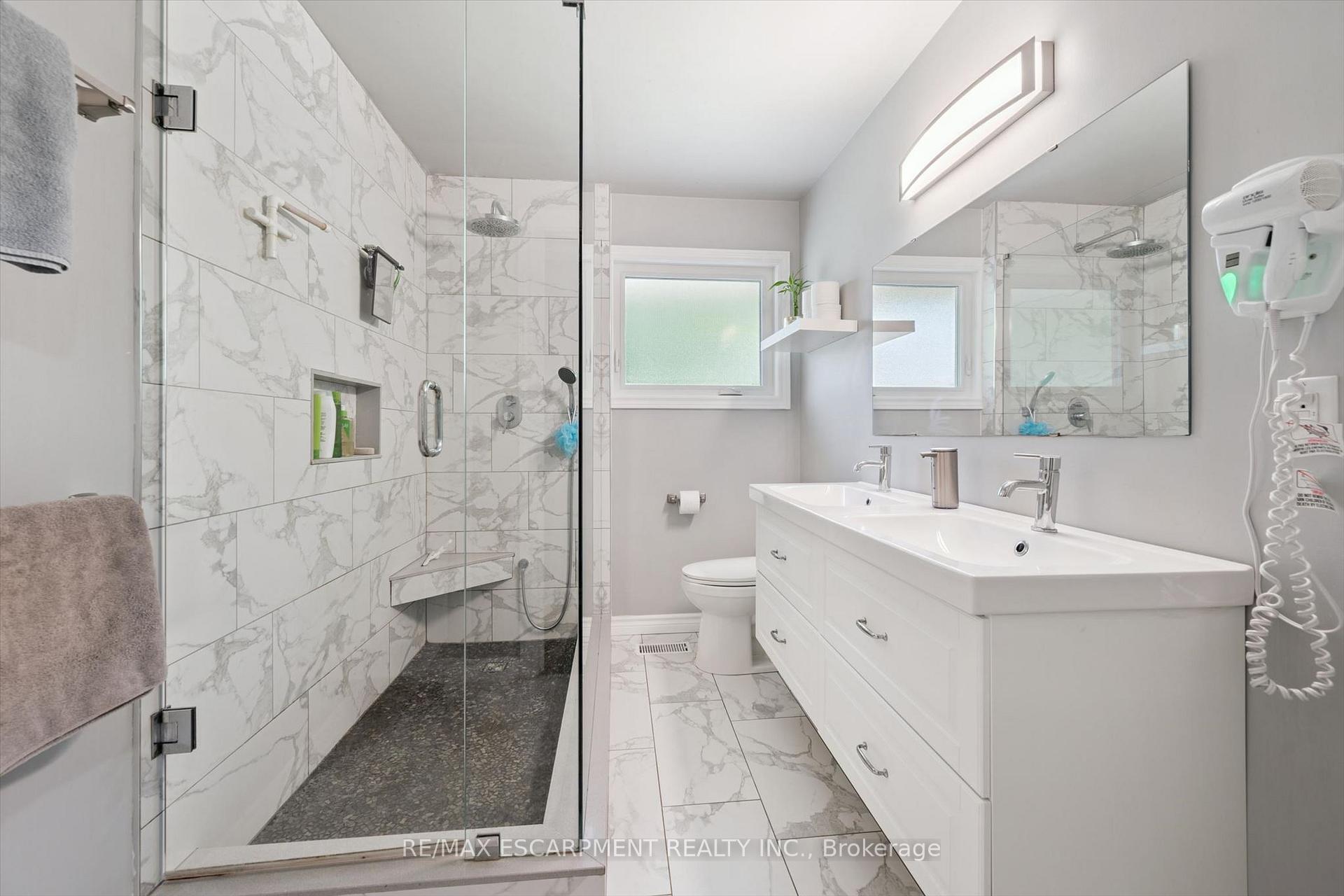 Photo 17 of 98 Stonybrook Drive, Kitchener, Meinzinger — HOMEH