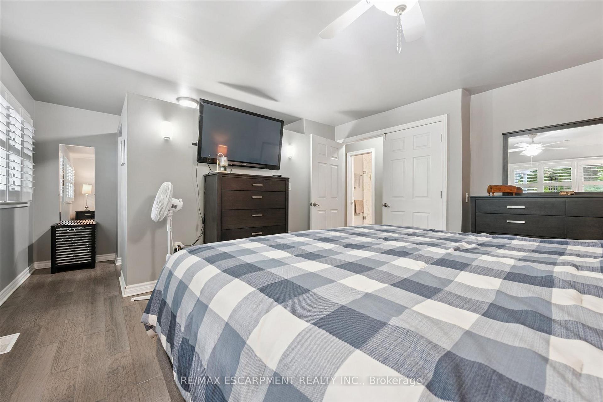 Photo 20 of 98 Stonybrook Drive, Kitchener, Meinzinger — HOMEH
