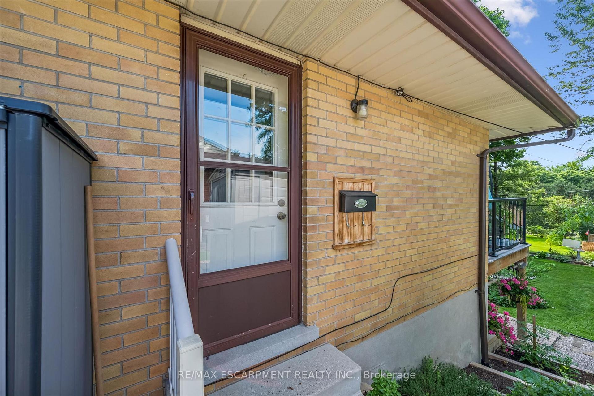 Photo 33 of 98 Stonybrook Drive, Kitchener, Meinzinger — HOMEH