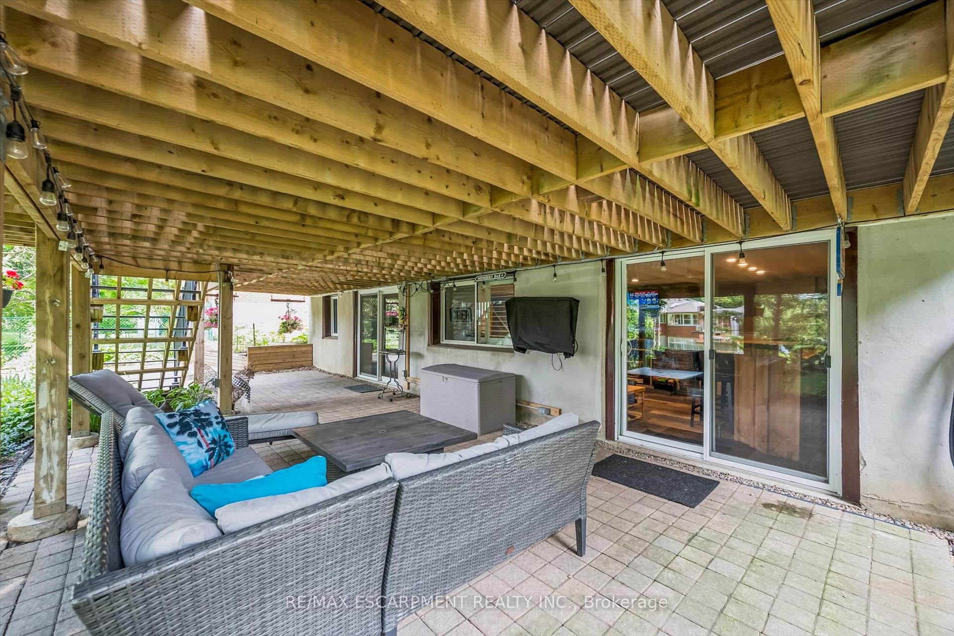 Photo 37 of 98 Stonybrook Drive, Kitchener, Meinzinger — HOMEH