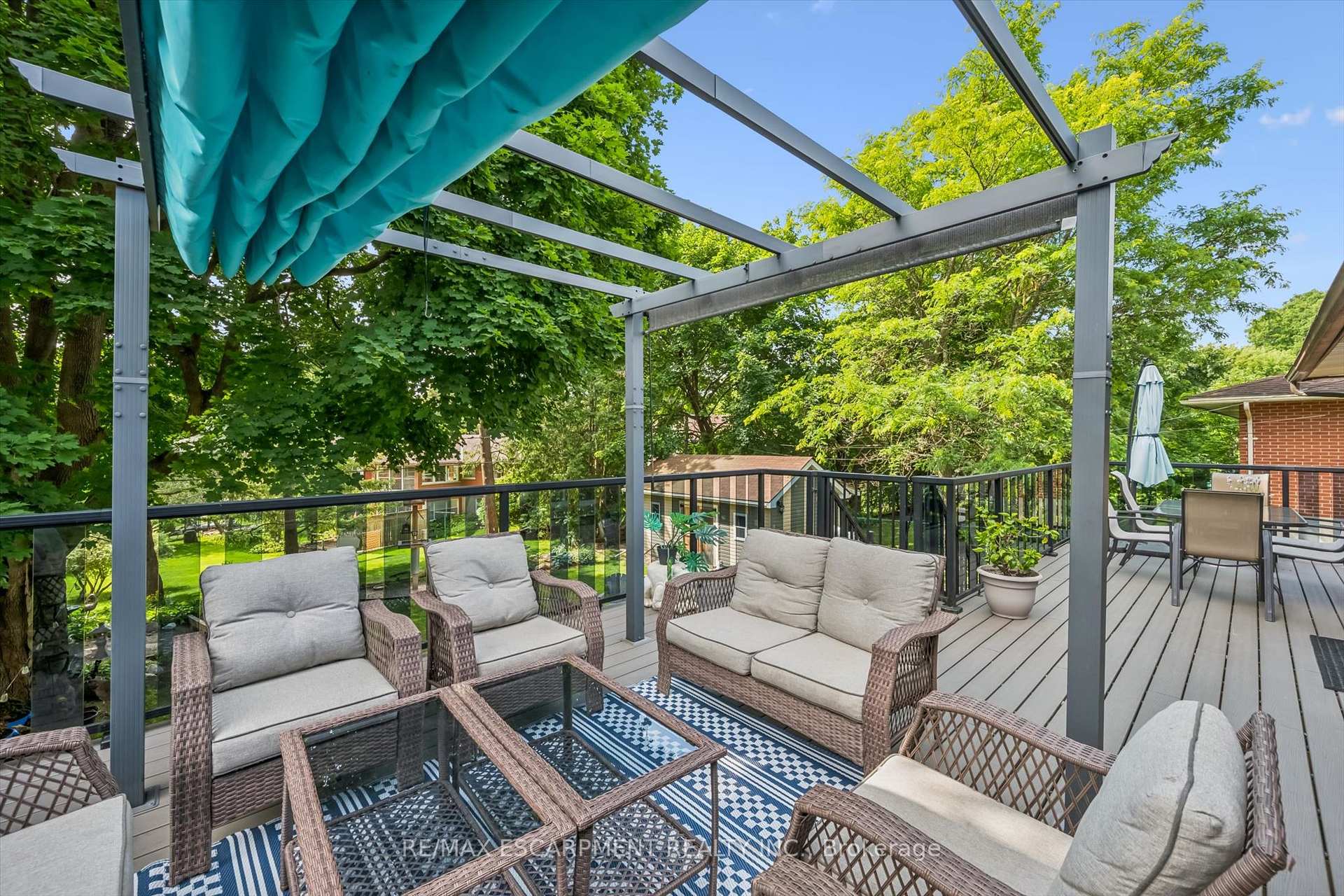 Photo 38 of 98 Stonybrook Drive, Kitchener, Meinzinger — HOMEH