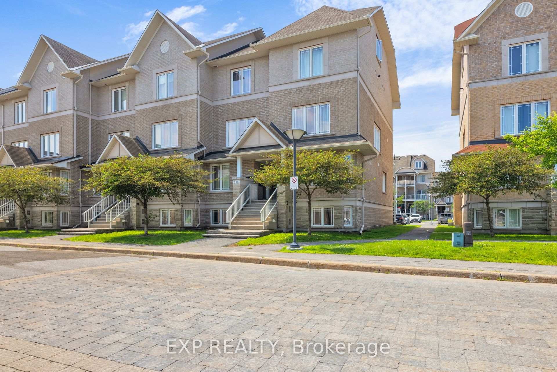 Photo 2 of 132 Paseo Private, Ottawa, Centrepointe — HOMEH