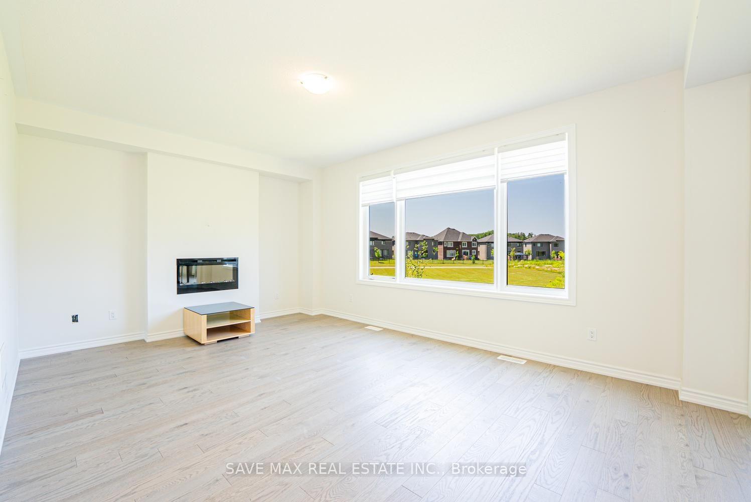 Photo 8 of 13 Del Ray Crescent, Wasaga Beach — HOMEH