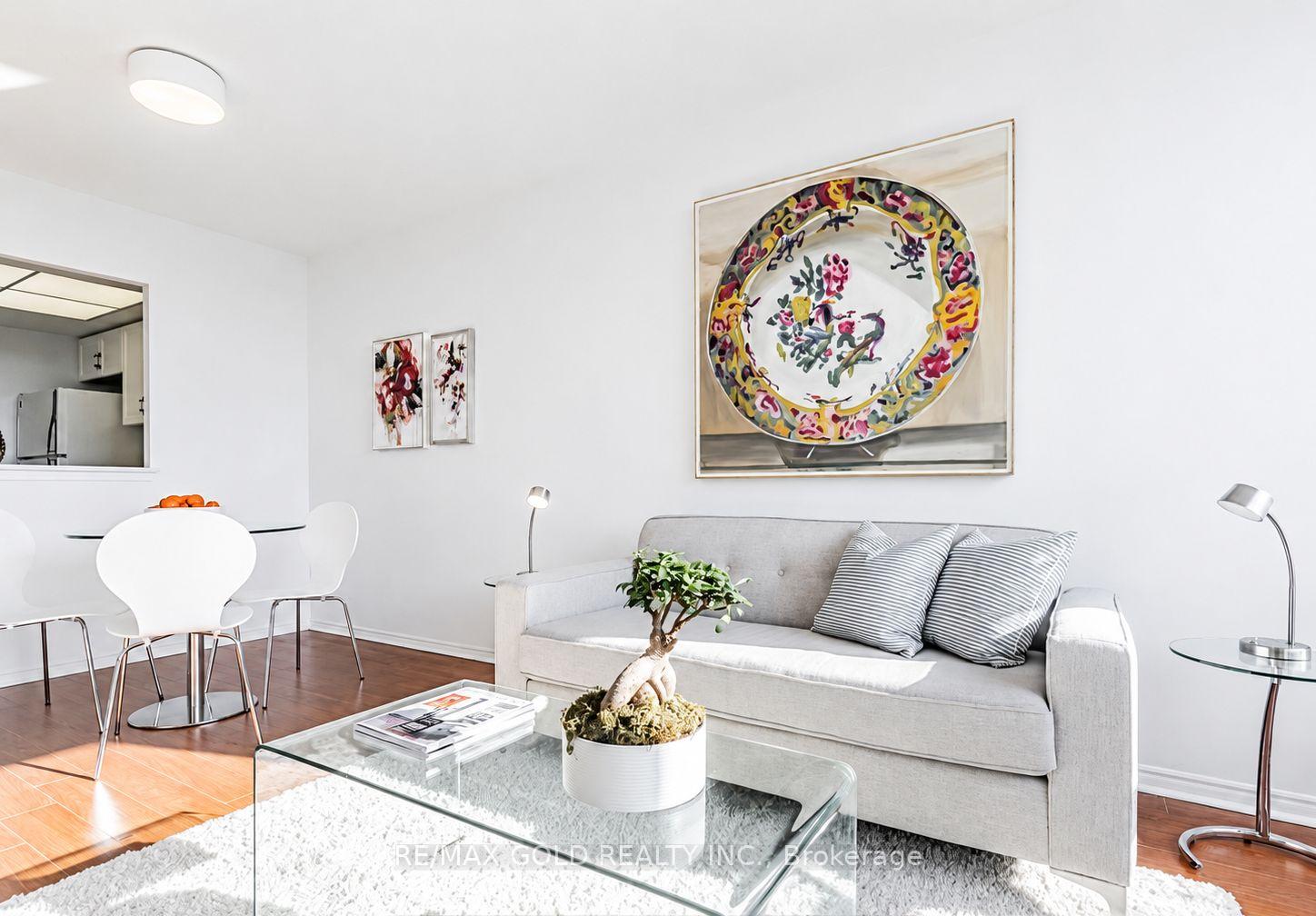 Photo 4 of Unit 5, 515 Greystone Walk, Scarborough, Kennedy Park — HOMEH