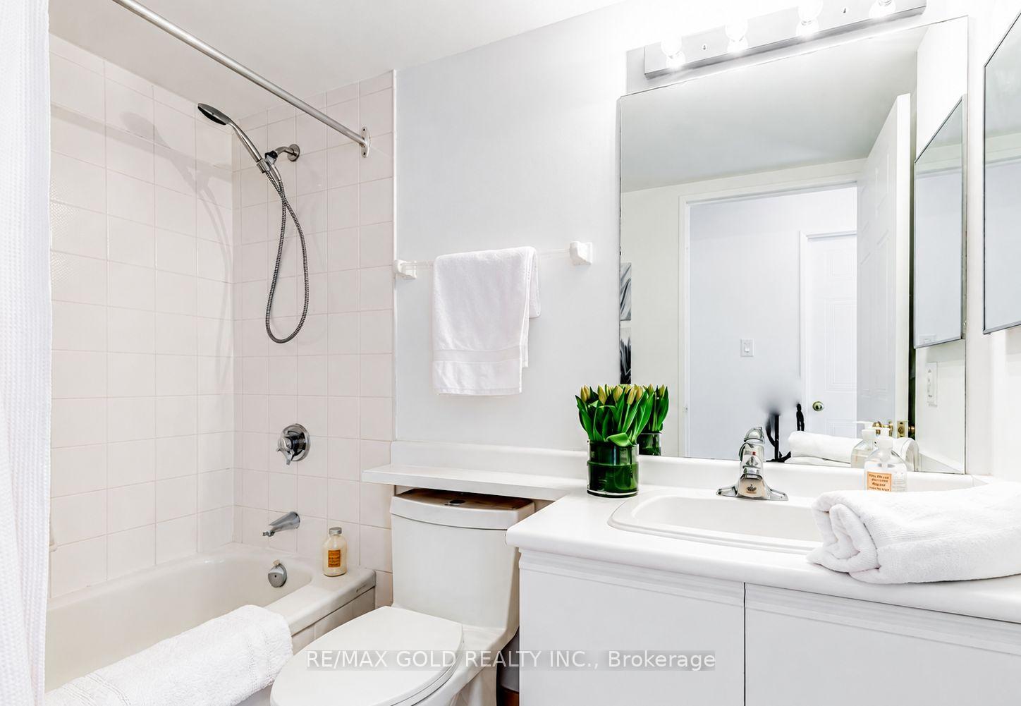 Photo 15 of Unit 5, 515 Greystone Walk, Scarborough, Kennedy Park — HOMEH