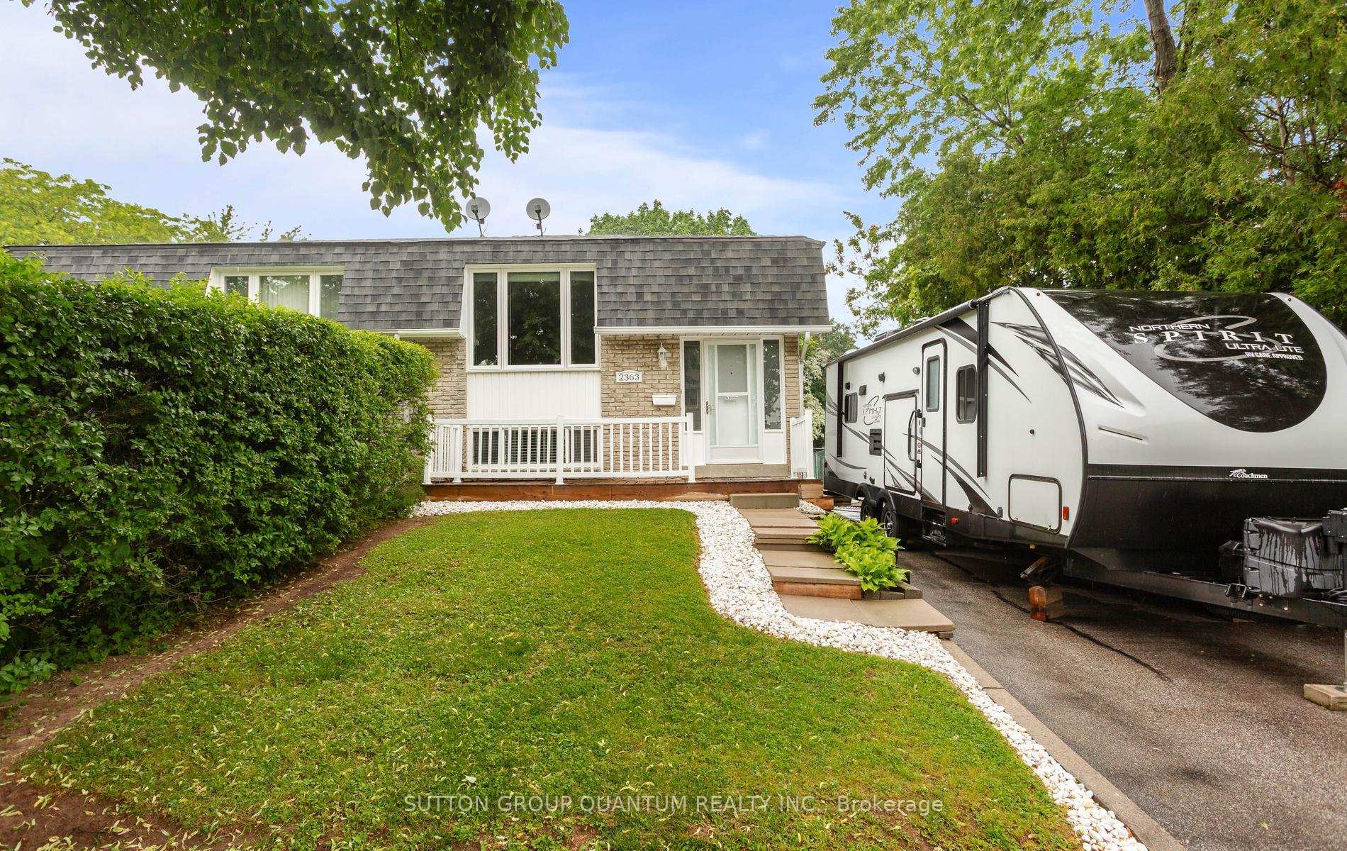 Photo 3 of 2363 Holyhead Drive, Burlington, Brant Hills — HOMEH