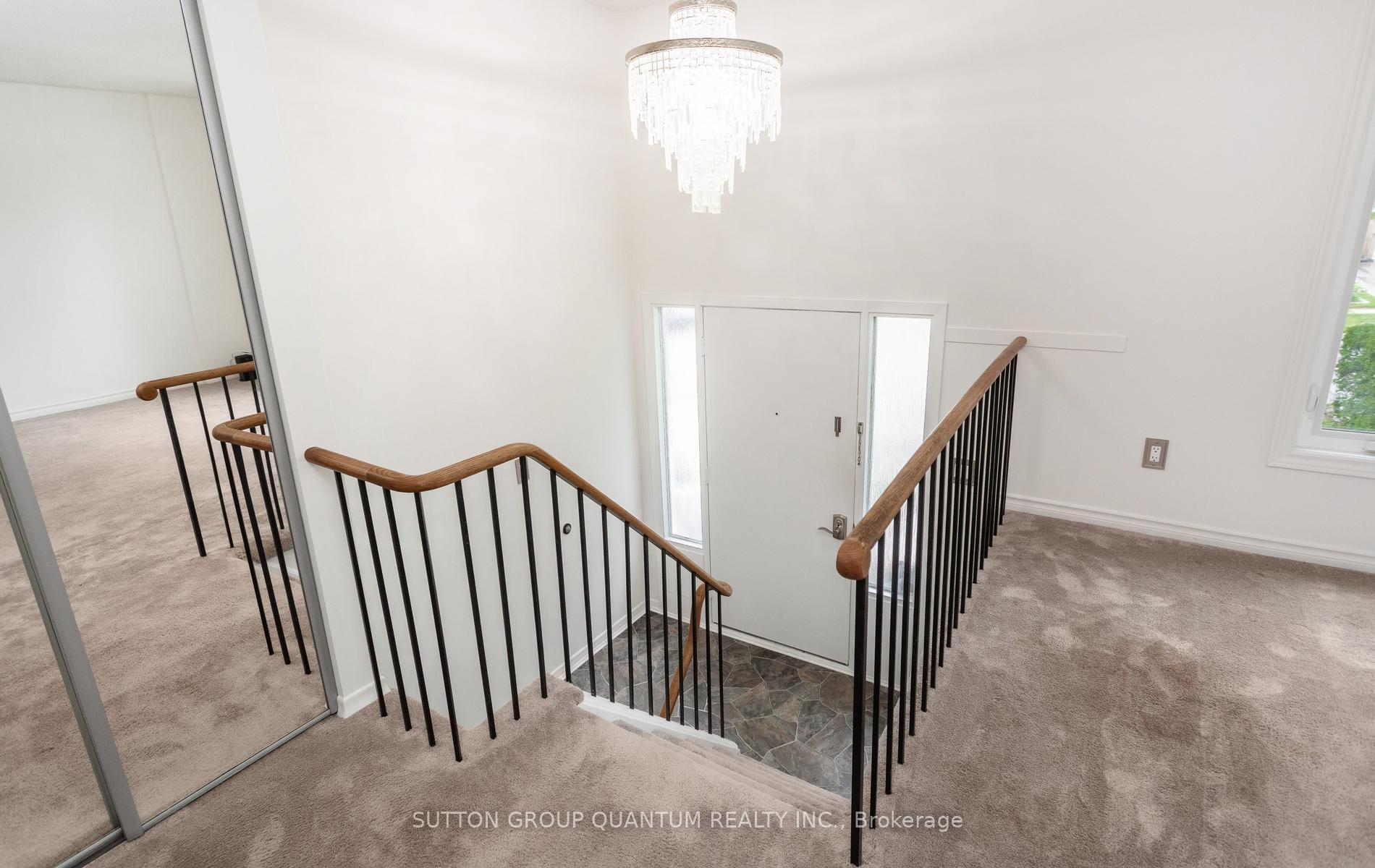 Photo 5 of 2363 Holyhead Drive, Burlington, Brant Hills — HOMEH
